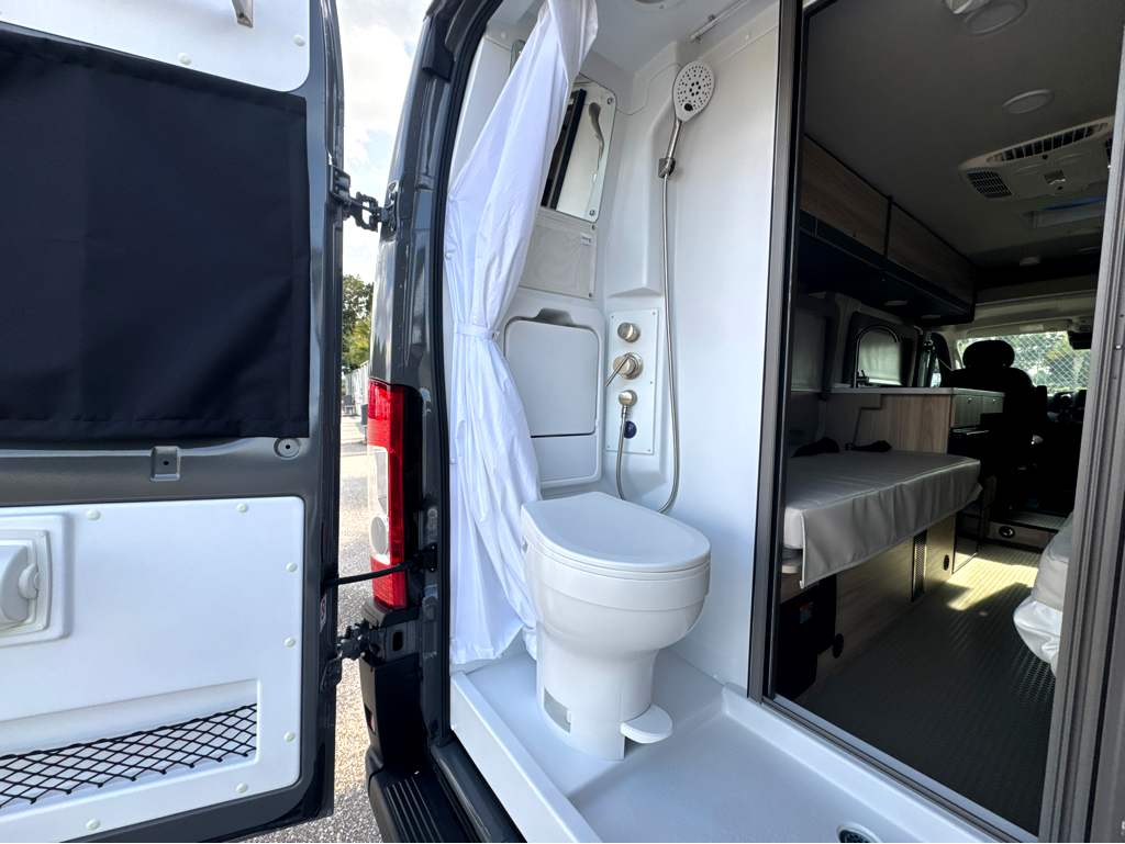 2027 JAYCO SWIFT 20T - Image 9