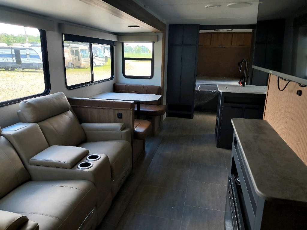 2025 HEARTLAND CORTERRA 33.3BH - Image 17