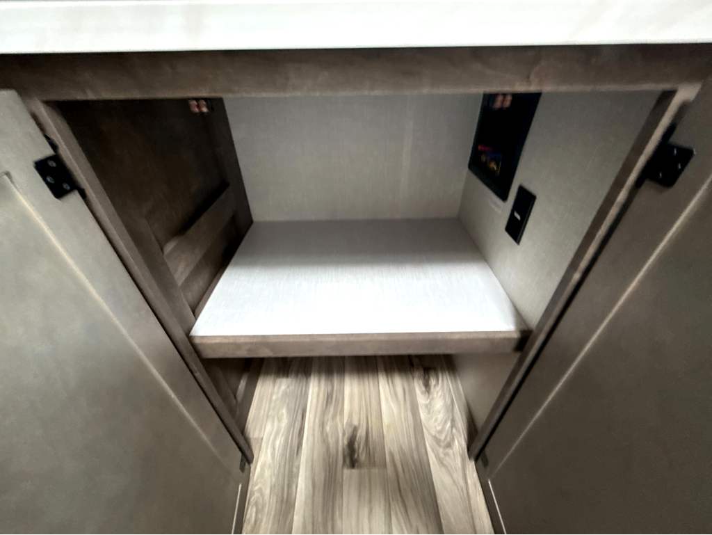 2024 VENTURE RV STRATUS 261VRB - Image 24