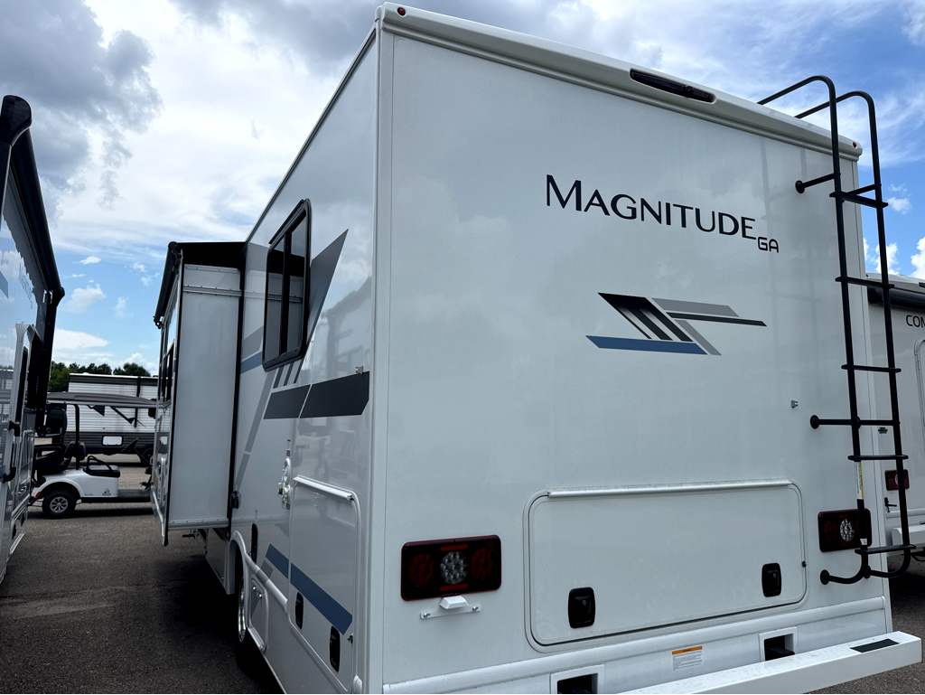 2027 THOR MOTOR COACH MAGNITUDE GA28 - Image 3