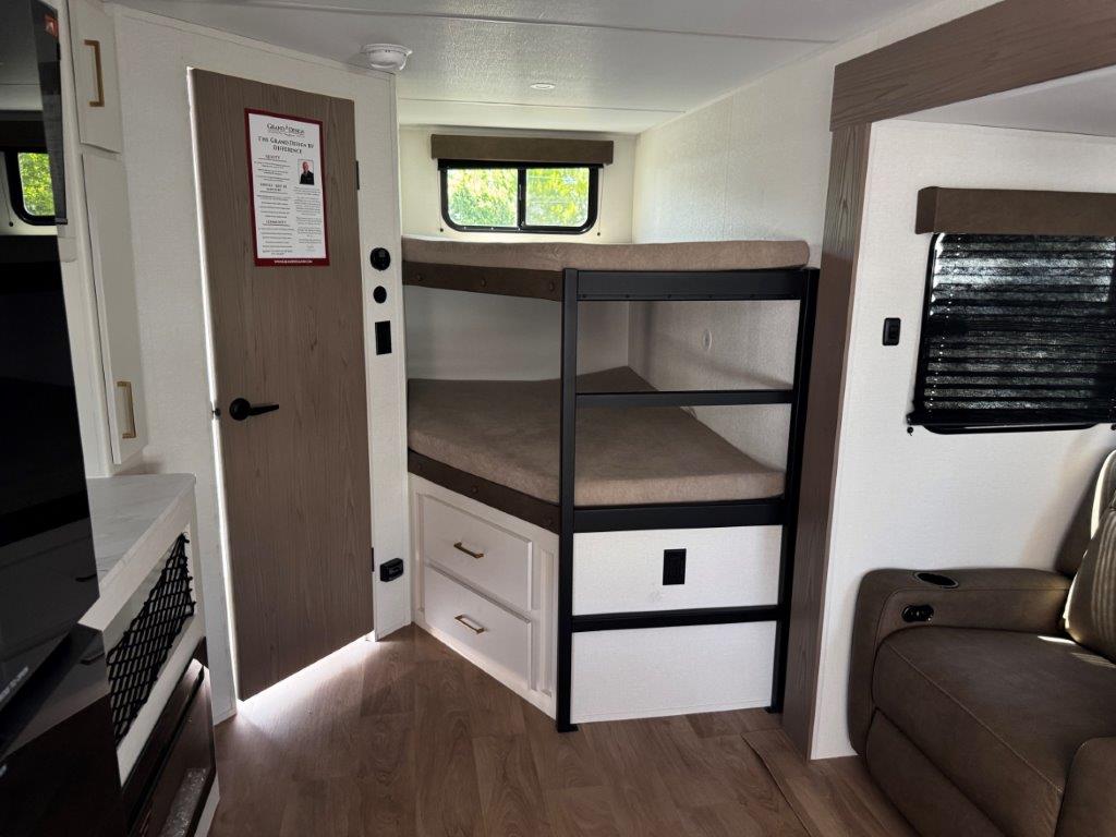 2027 Grand Design Transcend XPLOR 27DBX - Image 21