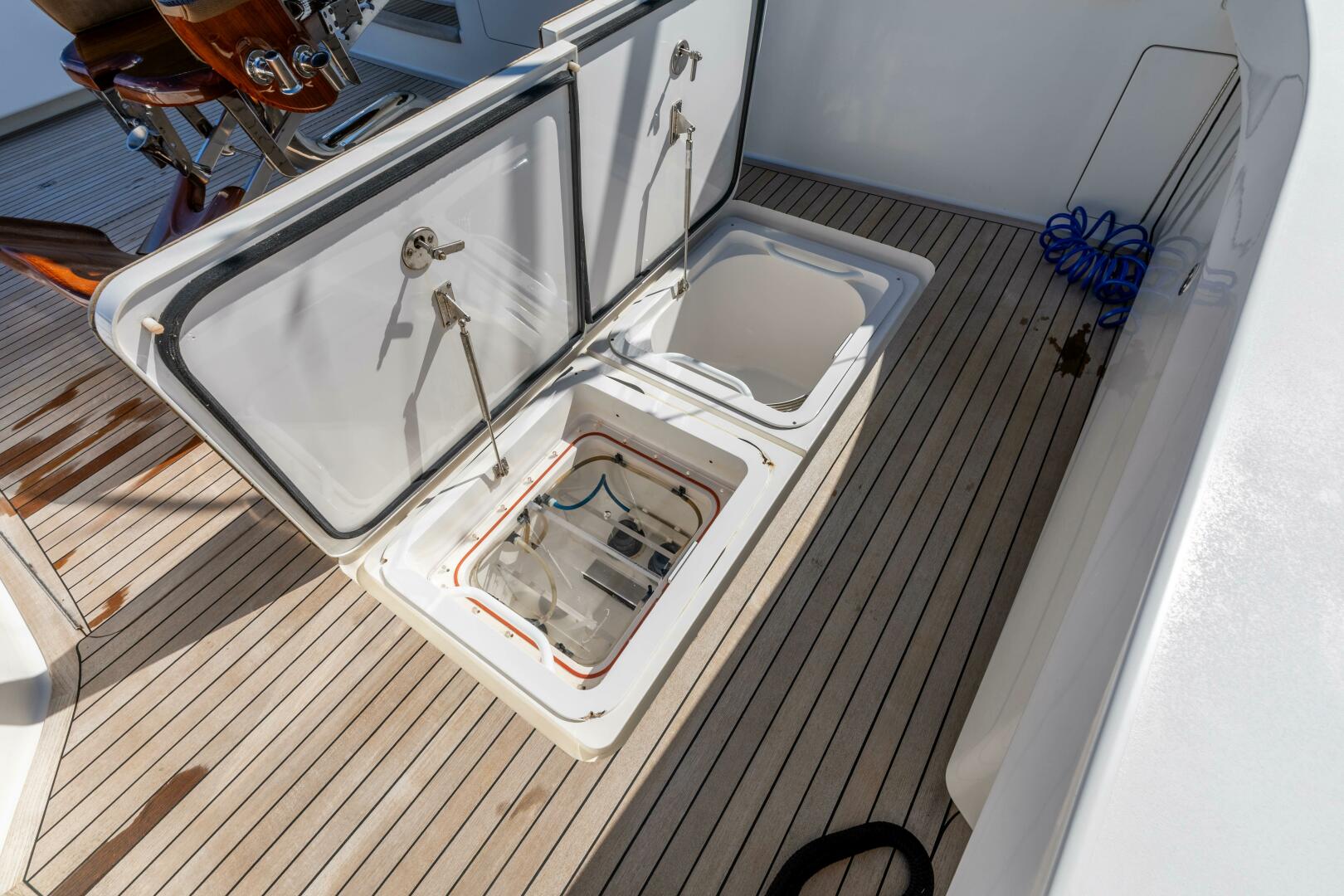 2013 Viking 76 Convertible - Image 69