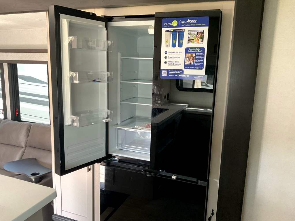 2027 JAYCO SEISMIC 413 - Image 25