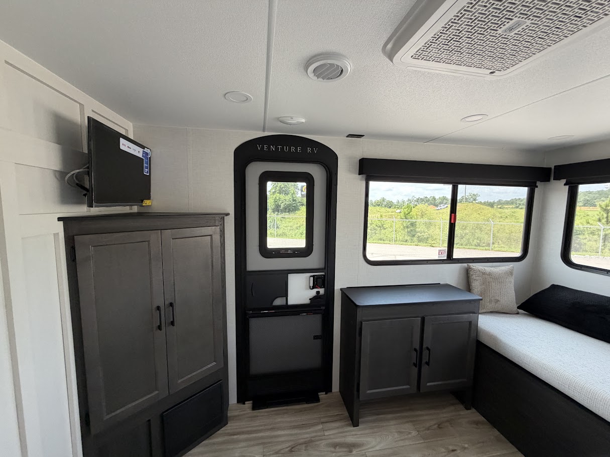 2027 VENTURE RV STRATUS 262VFK - Image 43