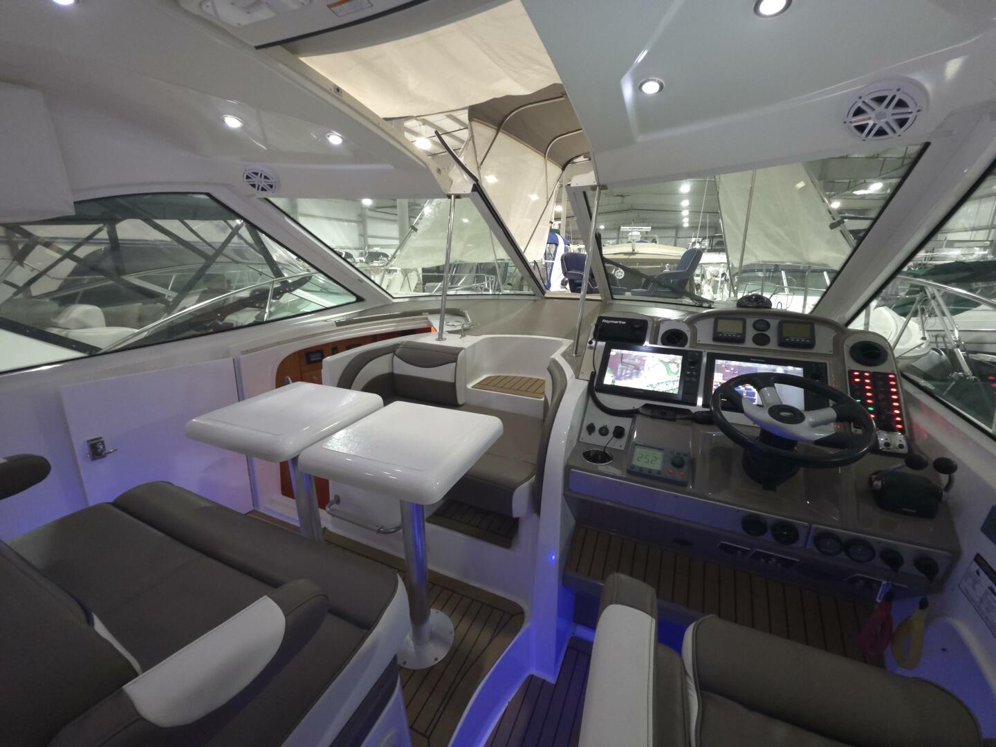 2008 Cruisers Yachts - Image 38