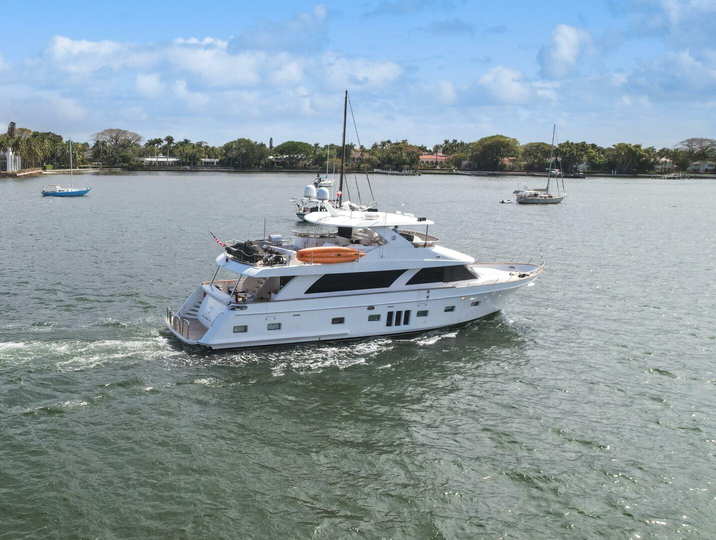 2010 Ocean Alexander 83 - Image 8