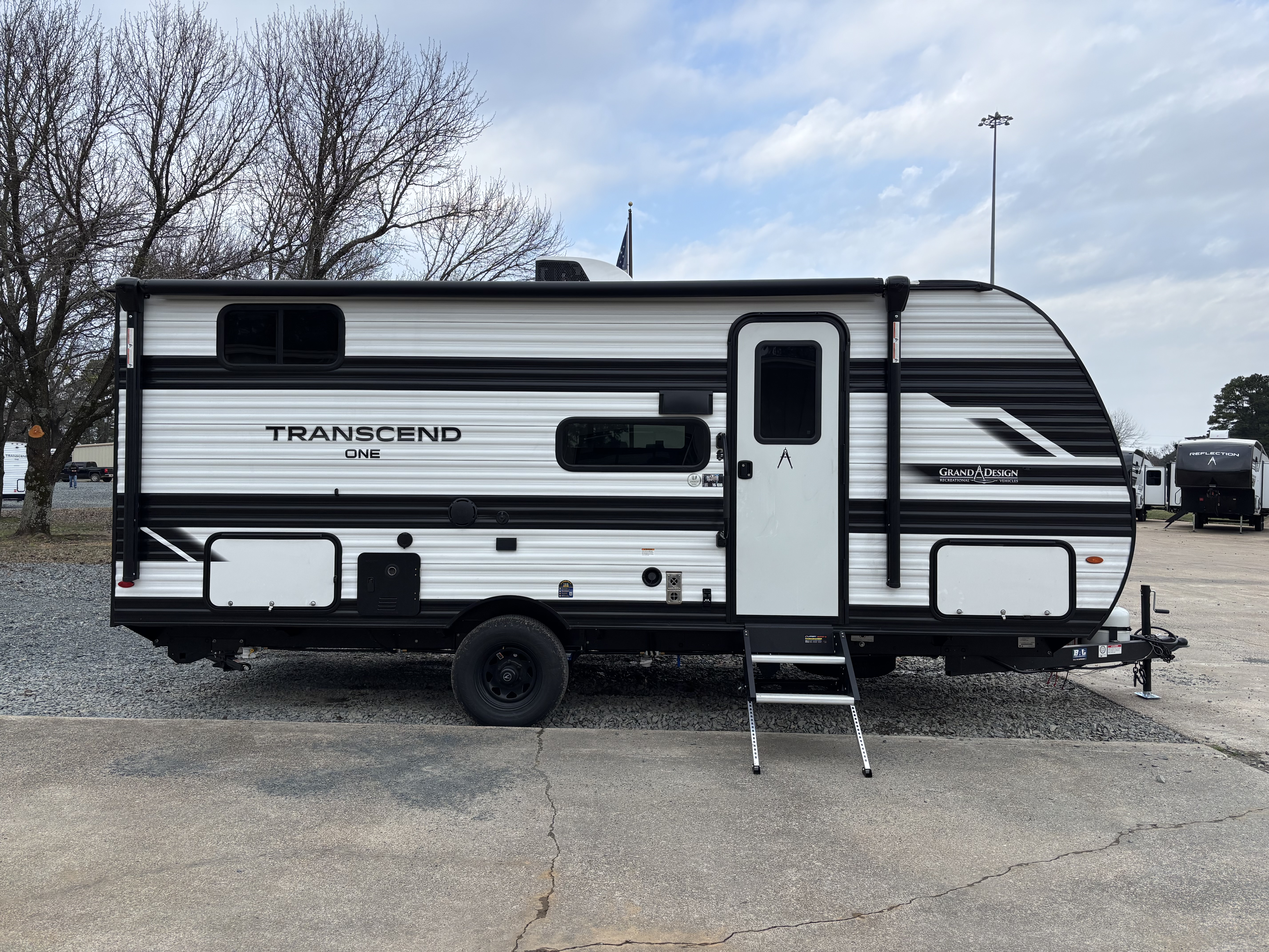 2026 Grand Design Transcend ONE 161DB - Image 2