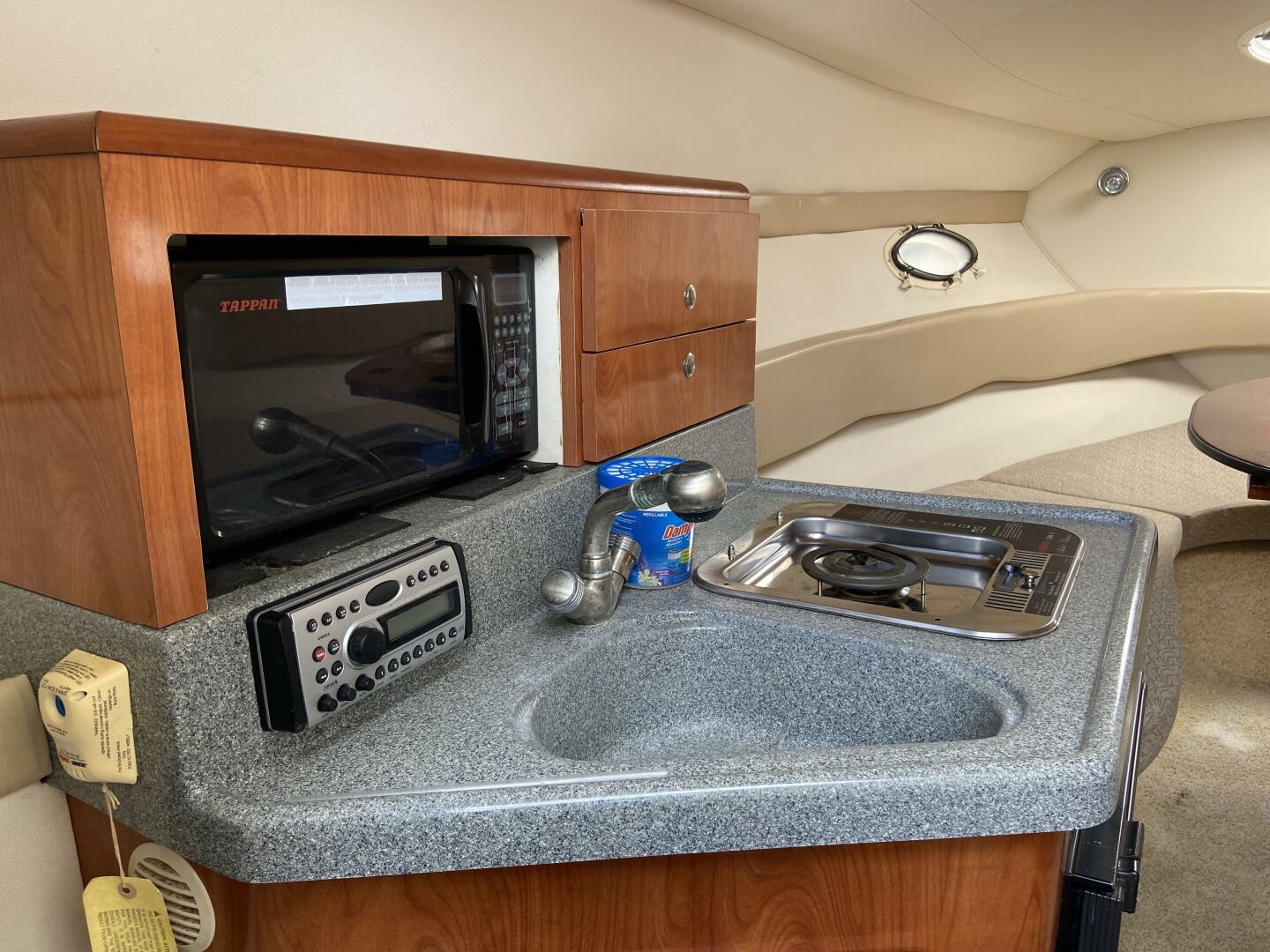 2006 Larson 274 Cabrio - Image 12