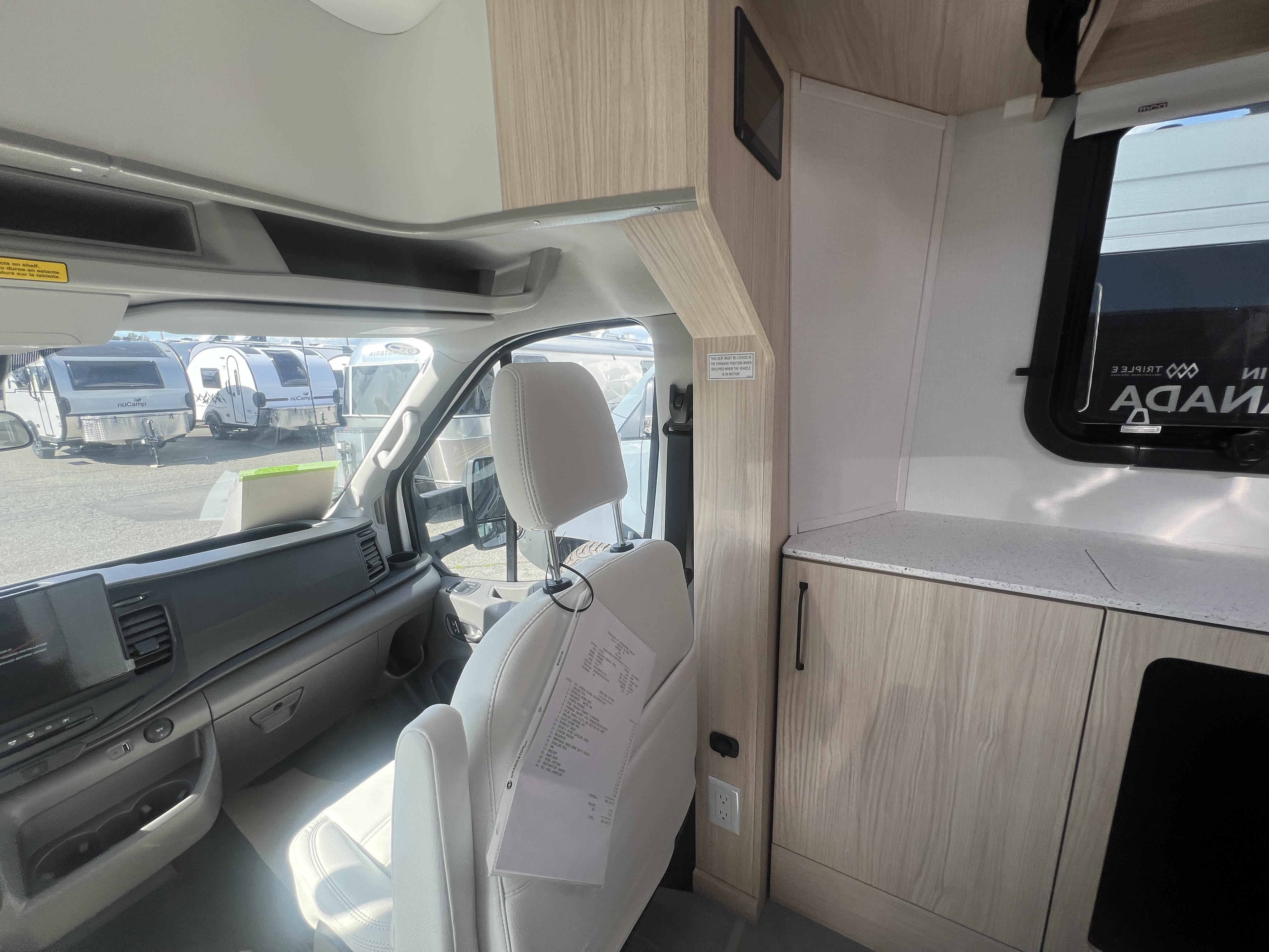 2027 Leisure Travel WONDER W24MBL - Image 16