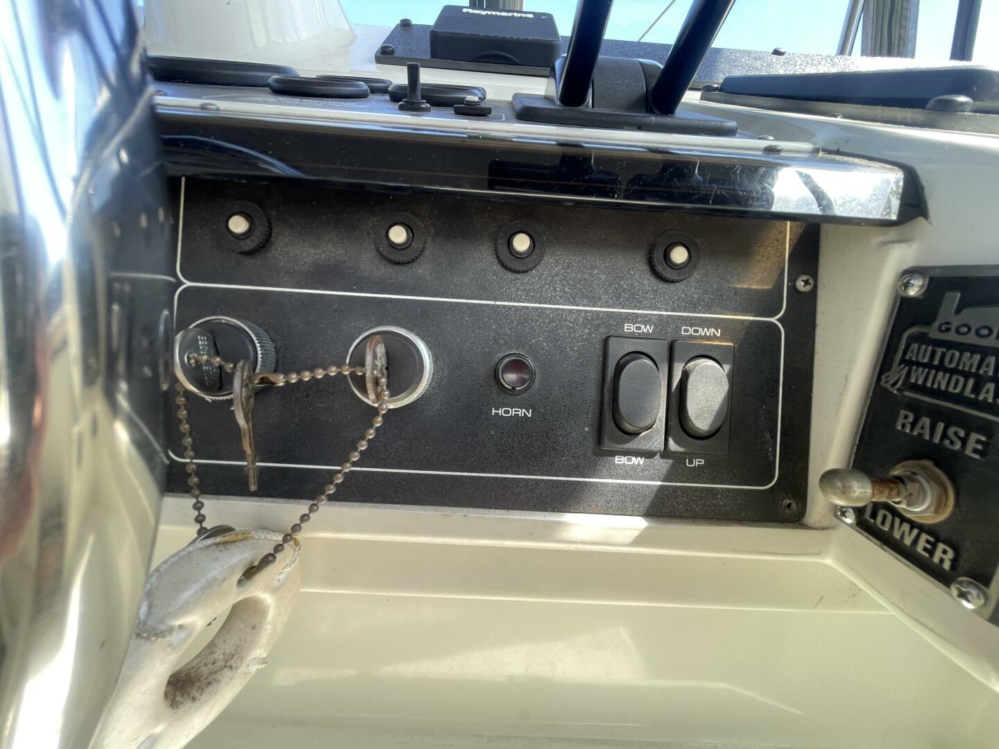 1994 Silverton 34 Motor Yacht - Image 18