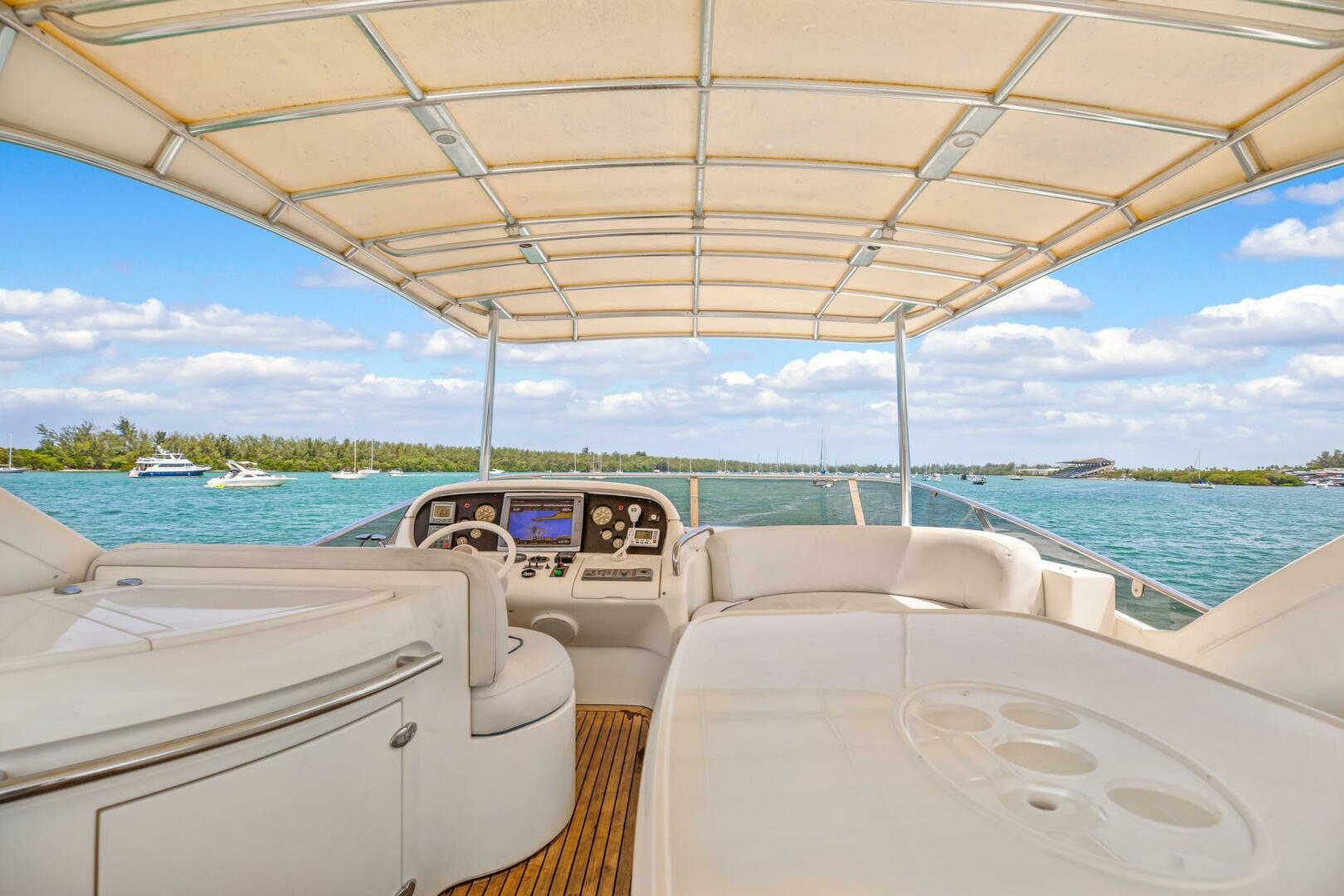 2004 Azimut Azimut 62 Base - Image 26