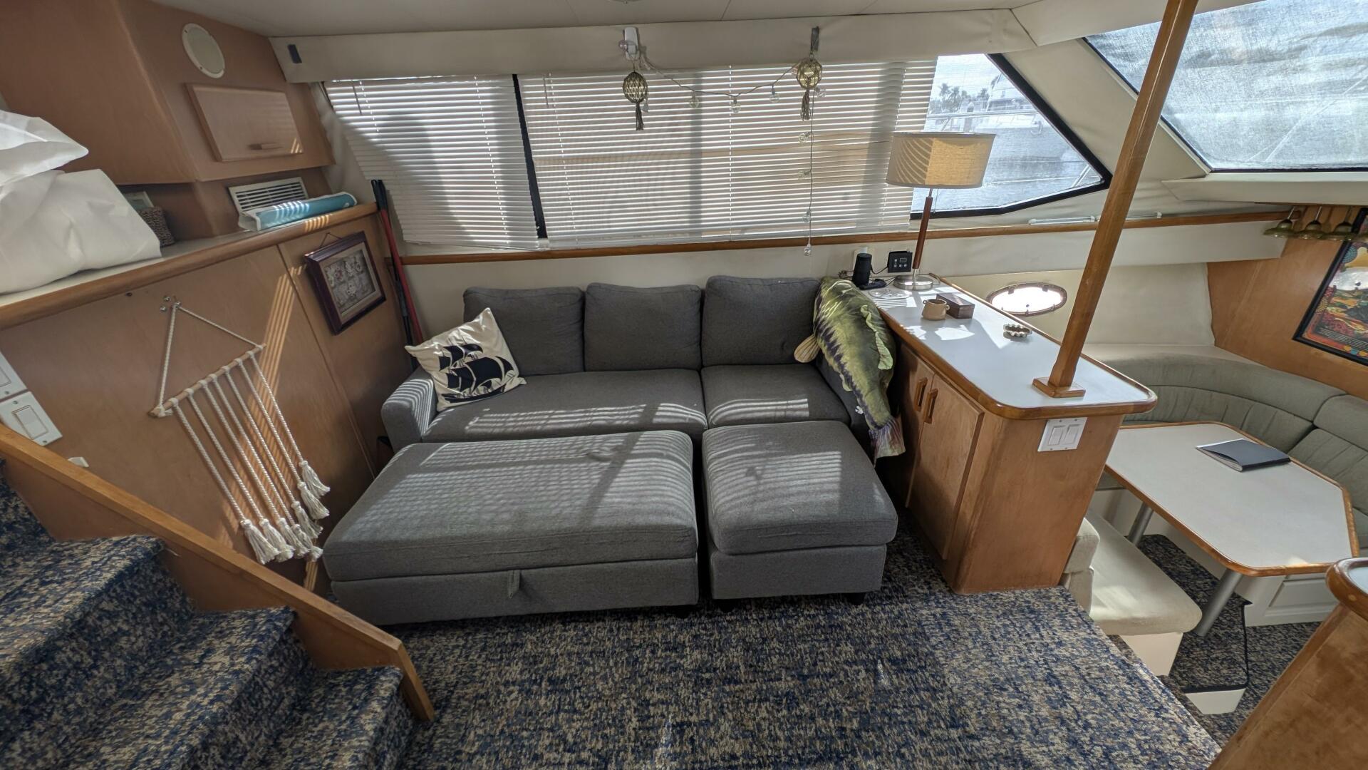 1994 Carver 370 AFT CABIN - Image 21