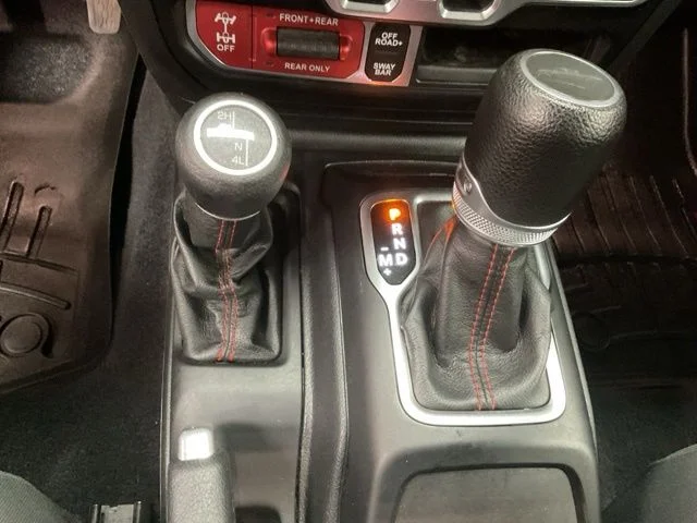 2020 Jeep Gladiator Crew Cab Rubicon 4WD - Image 19