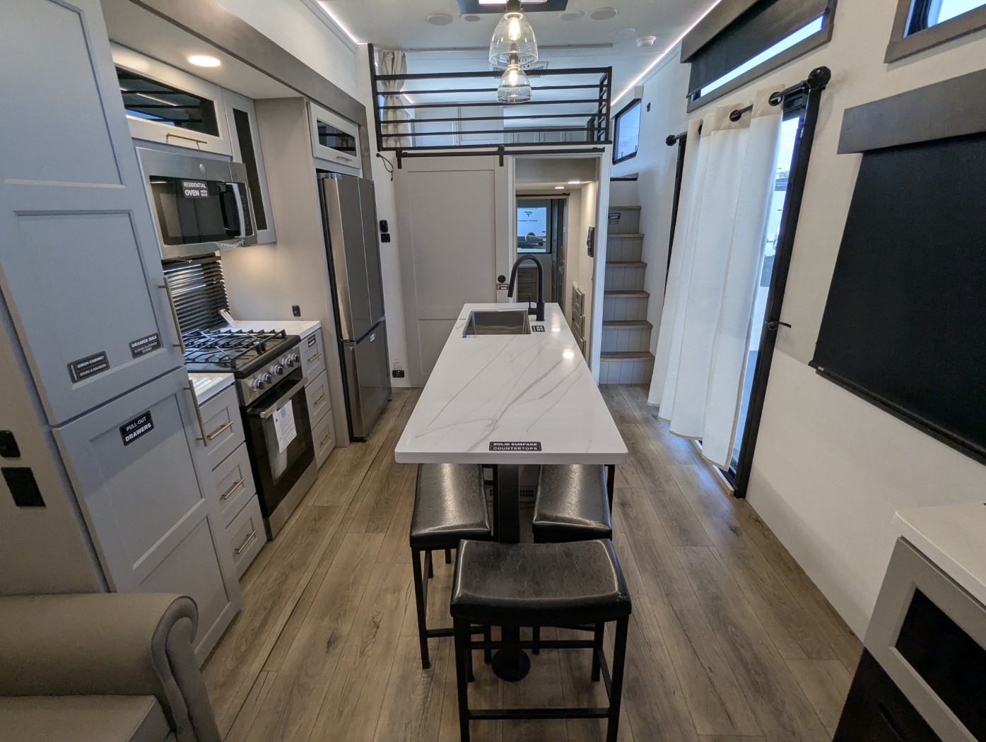 2026 Alliance RV Benchmark 44LFT - Image 17