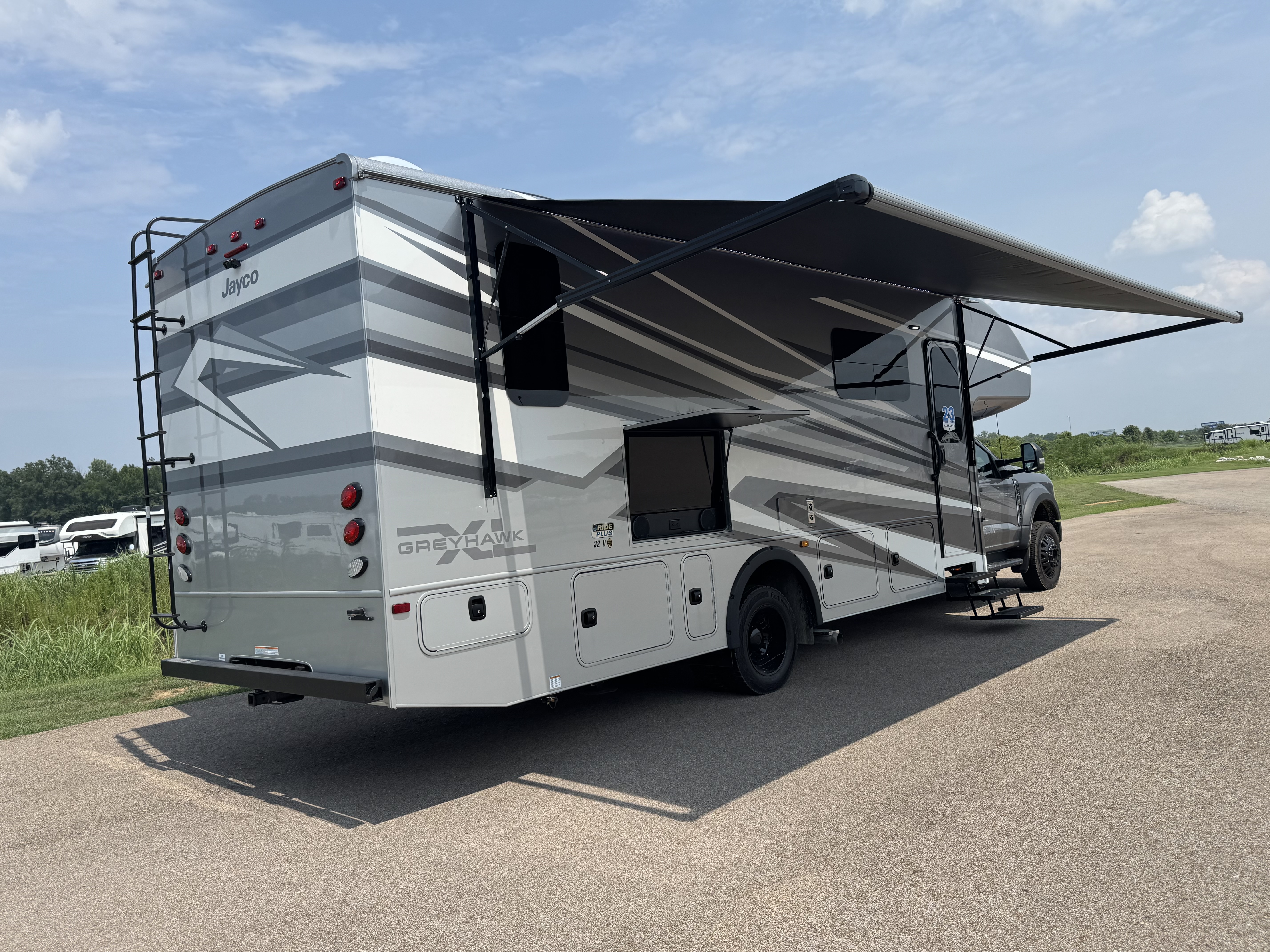 2027 JAYCO GREYHAWK XL 32U - Image 18