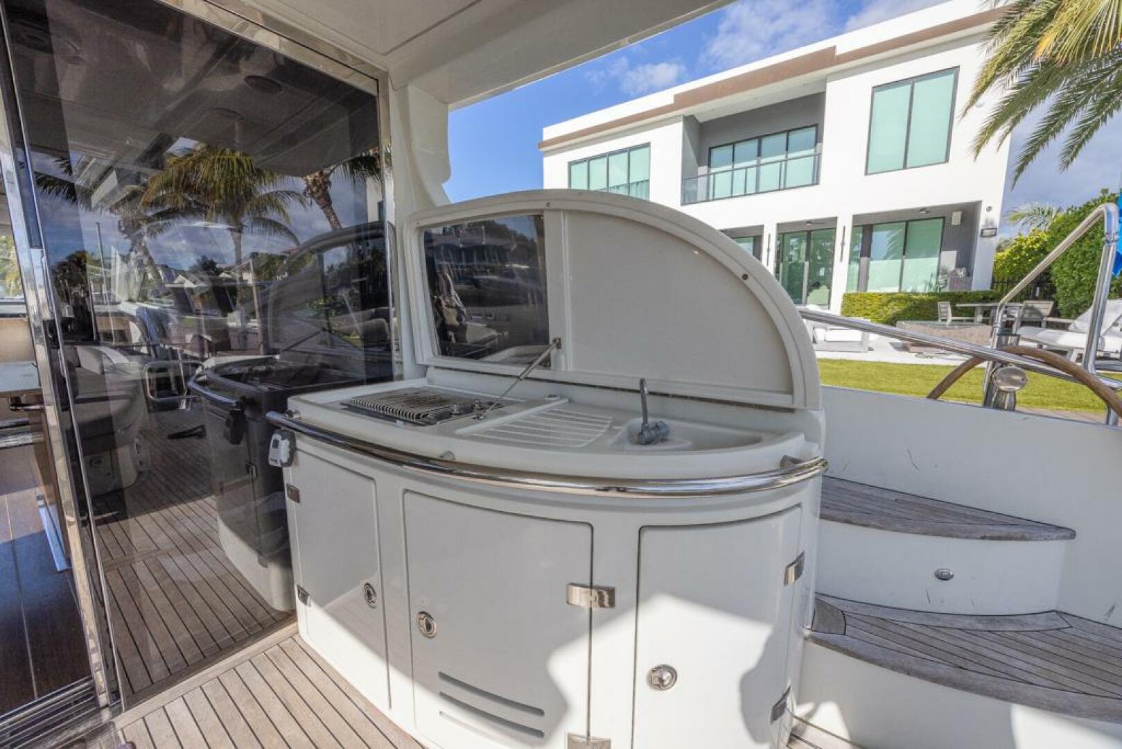 2009 Azimut 68S - Image 8