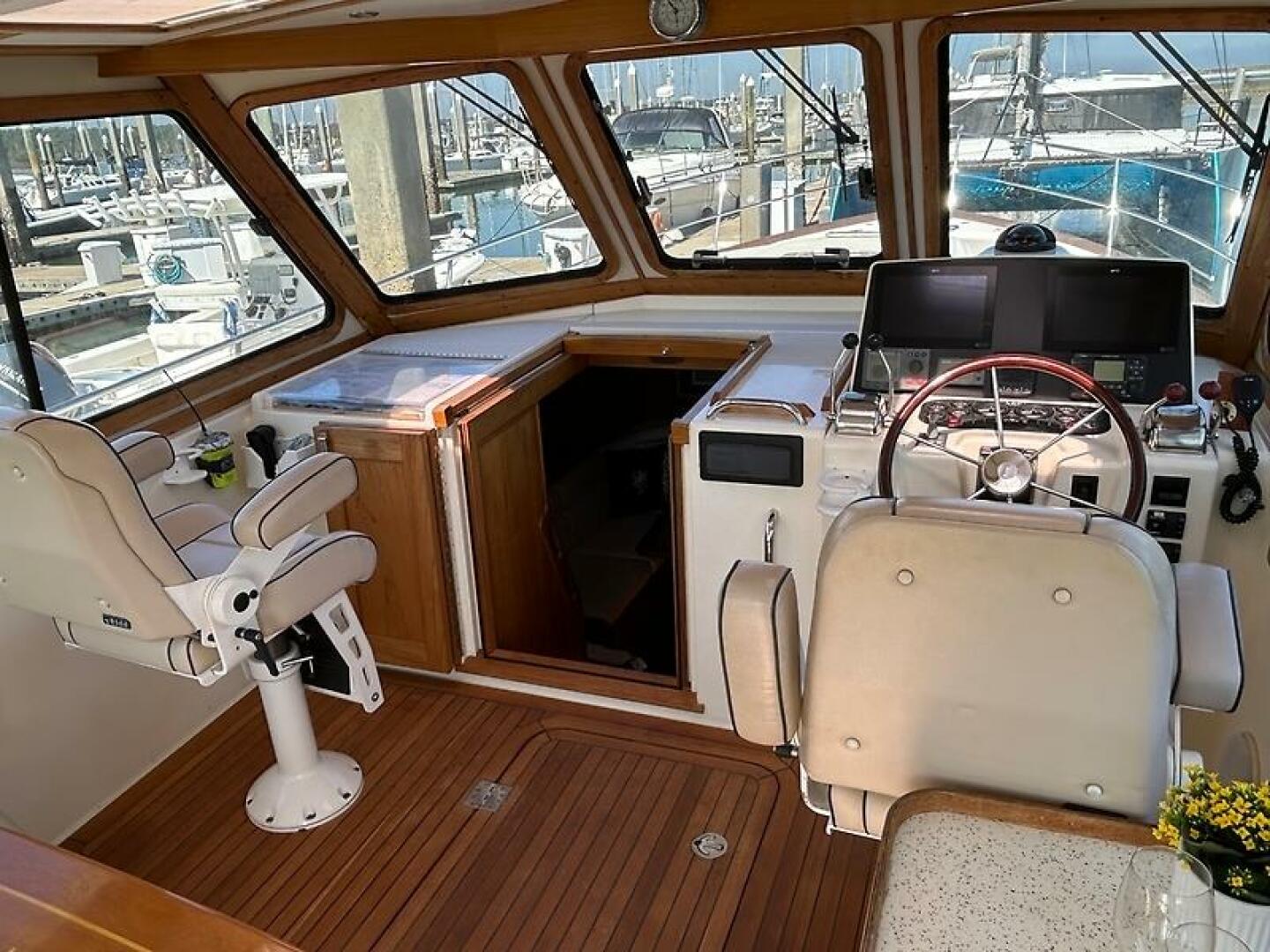 2004 Sabre 42 Express Hardback Base - Image 16