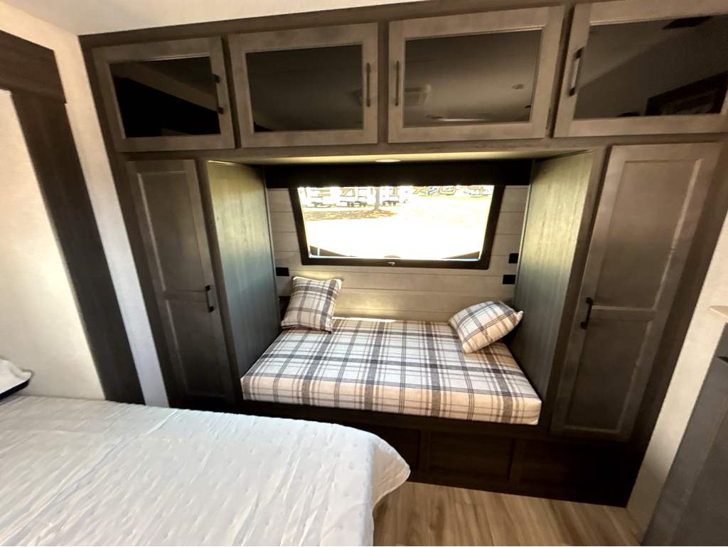 2026 VENTURE RV SPORTTREK 343VIK - Image 27