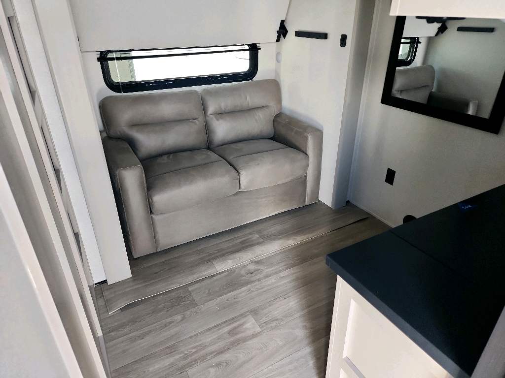 2027 JAYCO NORTH POINT 361RLBH - Image 10
