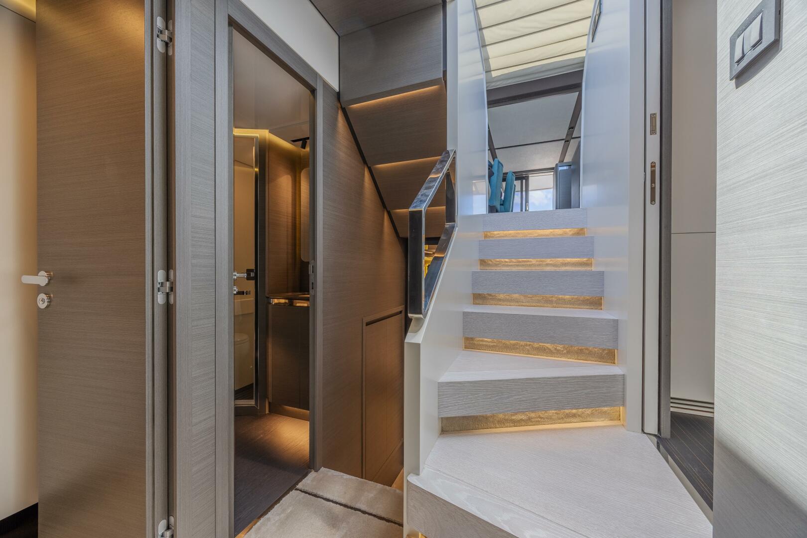 2023 Azimut S8 - Image 42
