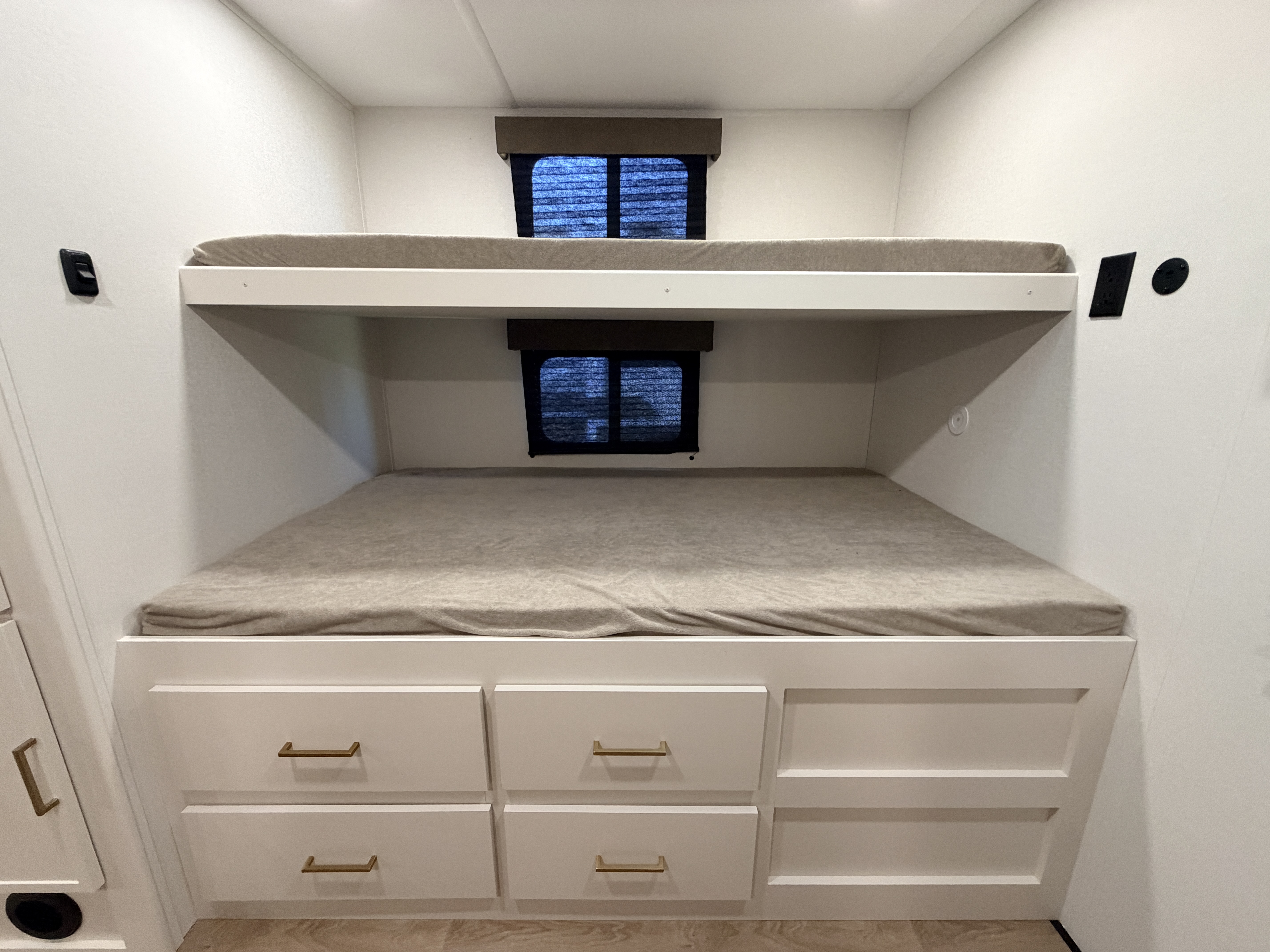 2027 Grand Design Transcend 335BHT - Image 20