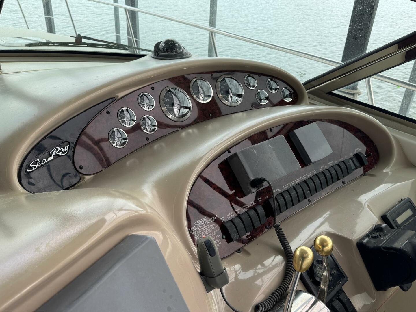 2001 Sea Ray 380 Sundancer - Image 7