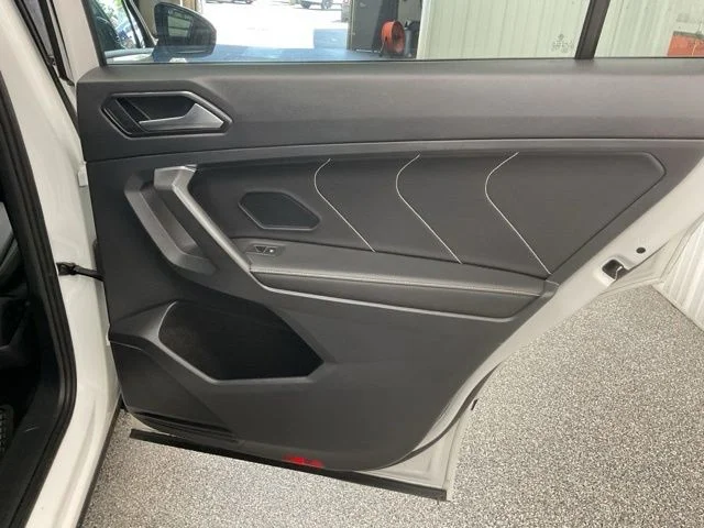 2022 Volkswagen Tiguan Utility 4D SE R-Line Black 2WD - Image 24