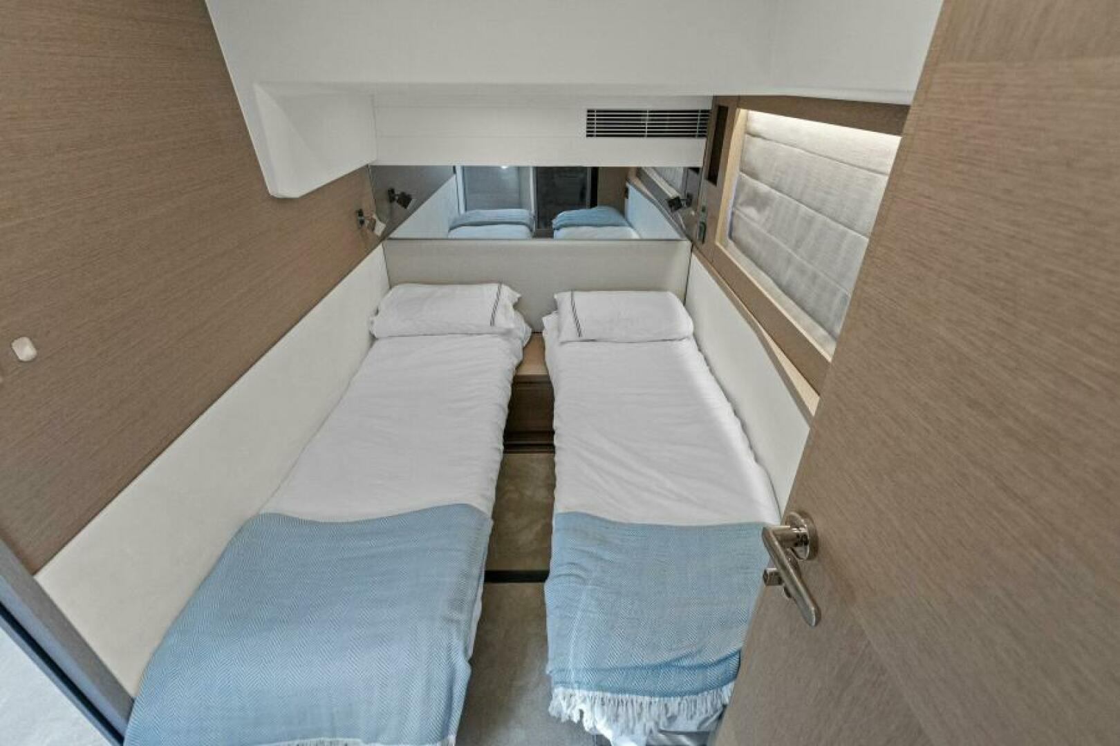 2022 Prestige 590 Flybridge - Image 40