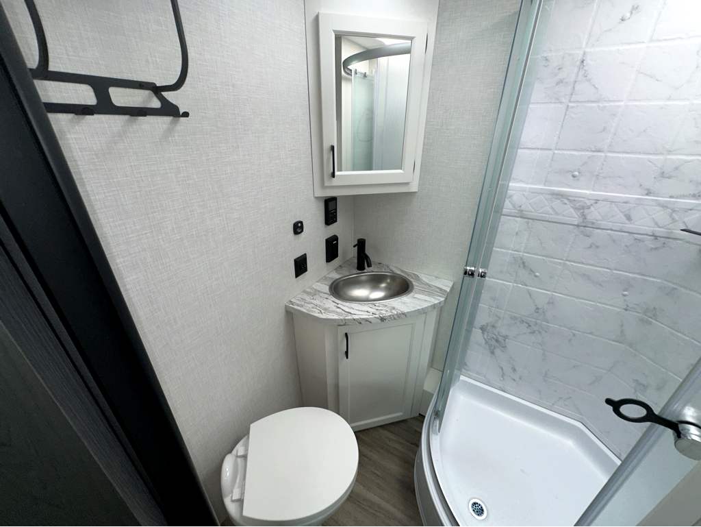 2026 VENTURE RV SPORTTREK 251VRK - Image 21