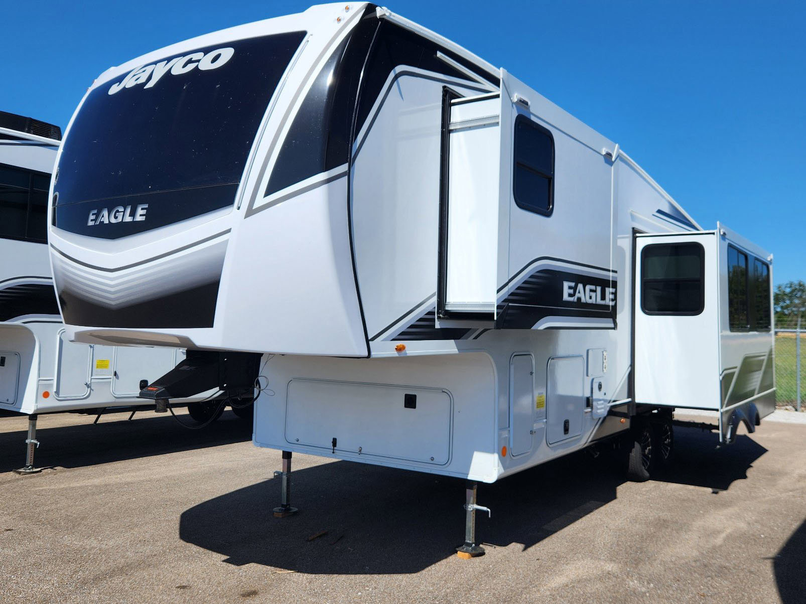2026 JAYCO EAGLE HT 28CRT - Image 2
