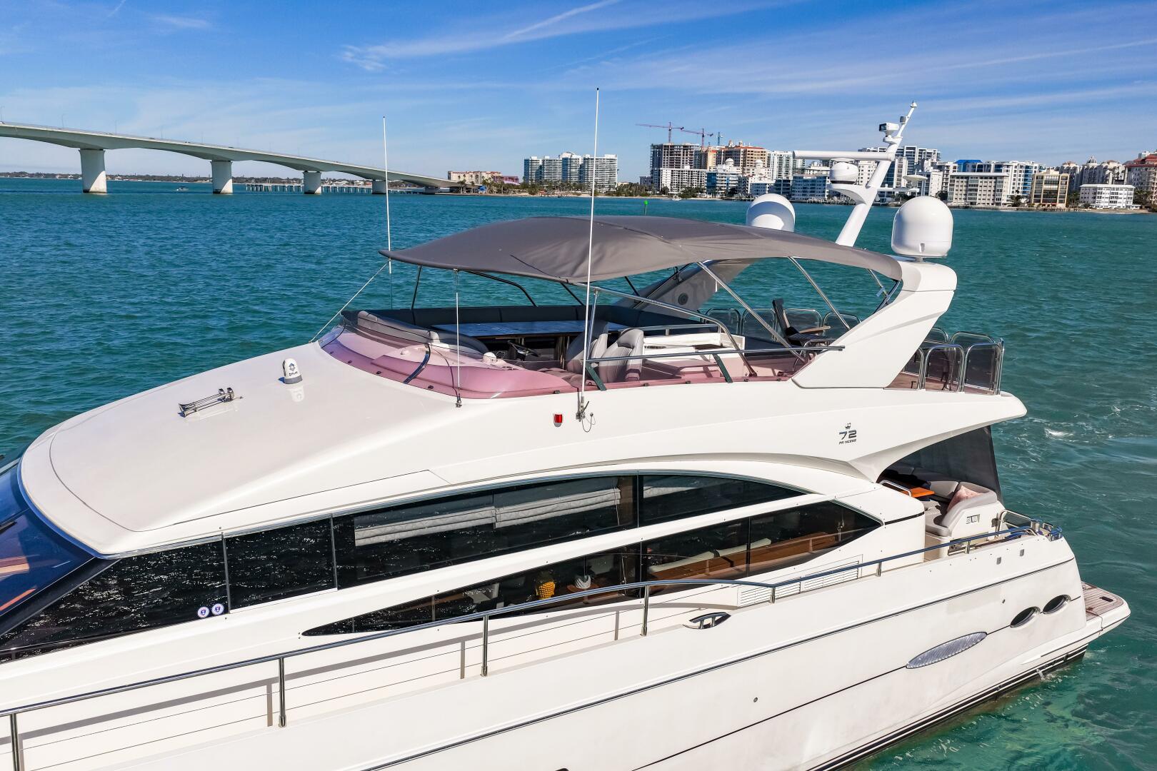2014 Princess Y72 - Image 27