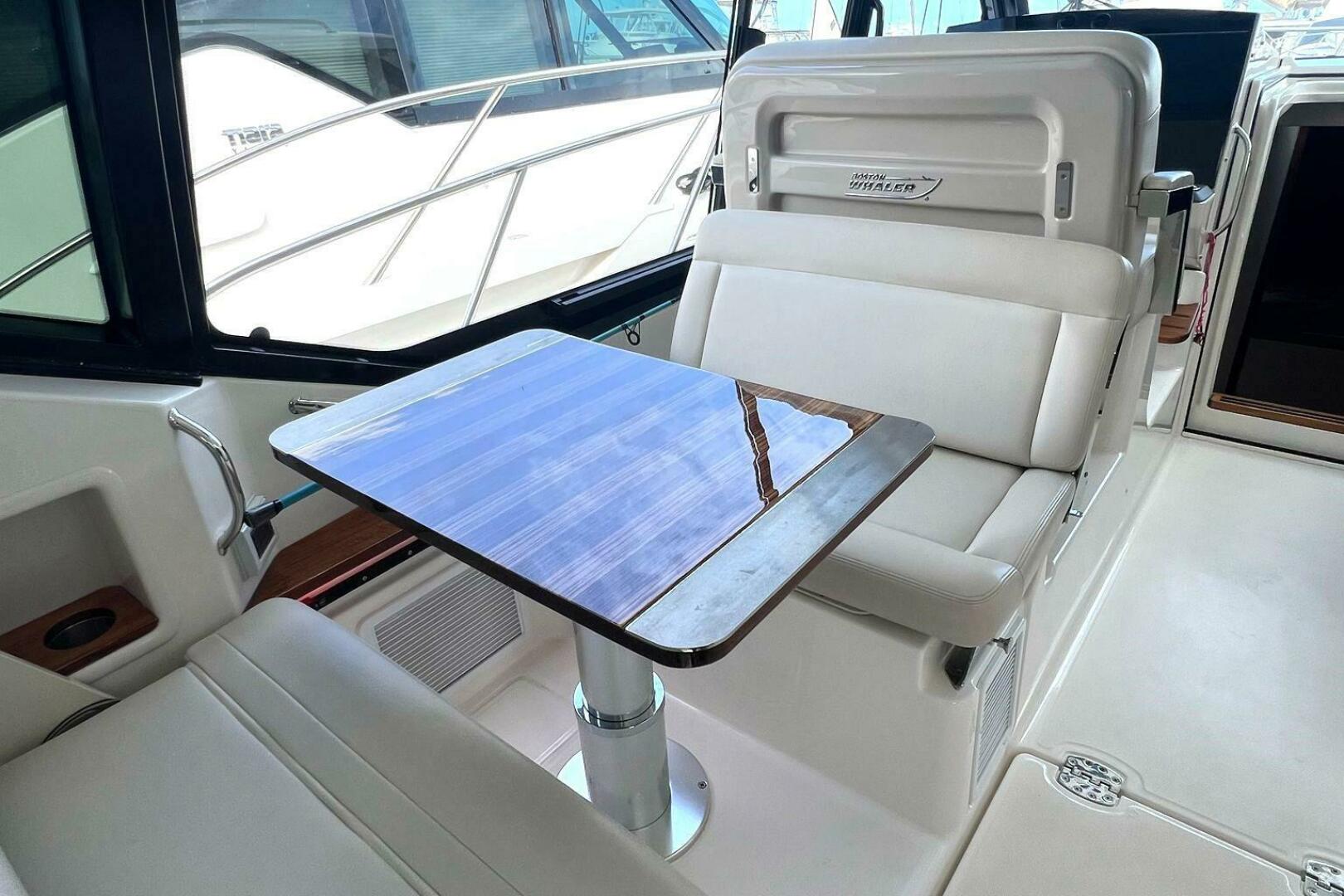 2022 Boston Whaler Conquest 405 - Image 13