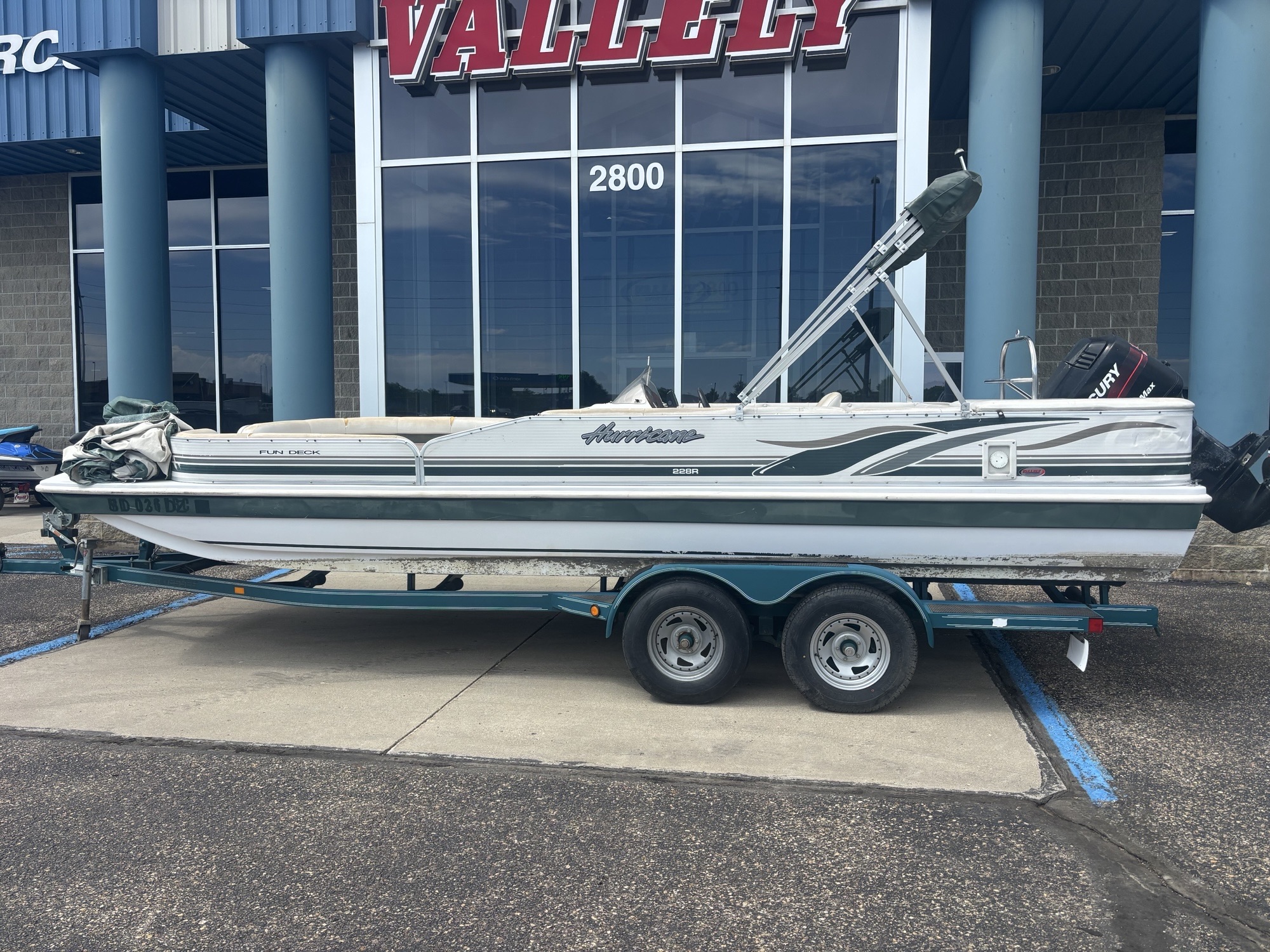 2001 Hurricane 228R - Image 1