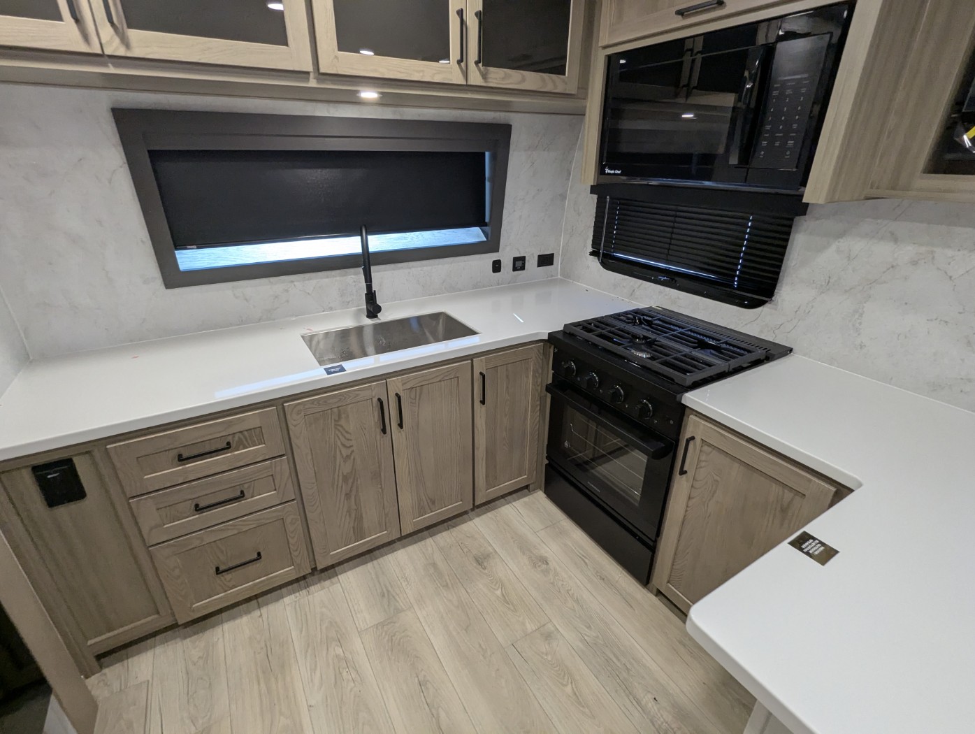 2026 Forest River Rockwood Signature 8263MBR - Image 14