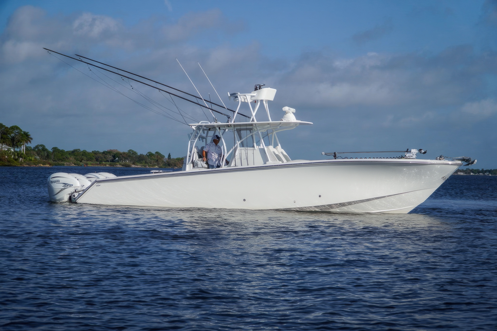 2022 Sea Hunter 41 CTS - Image 1