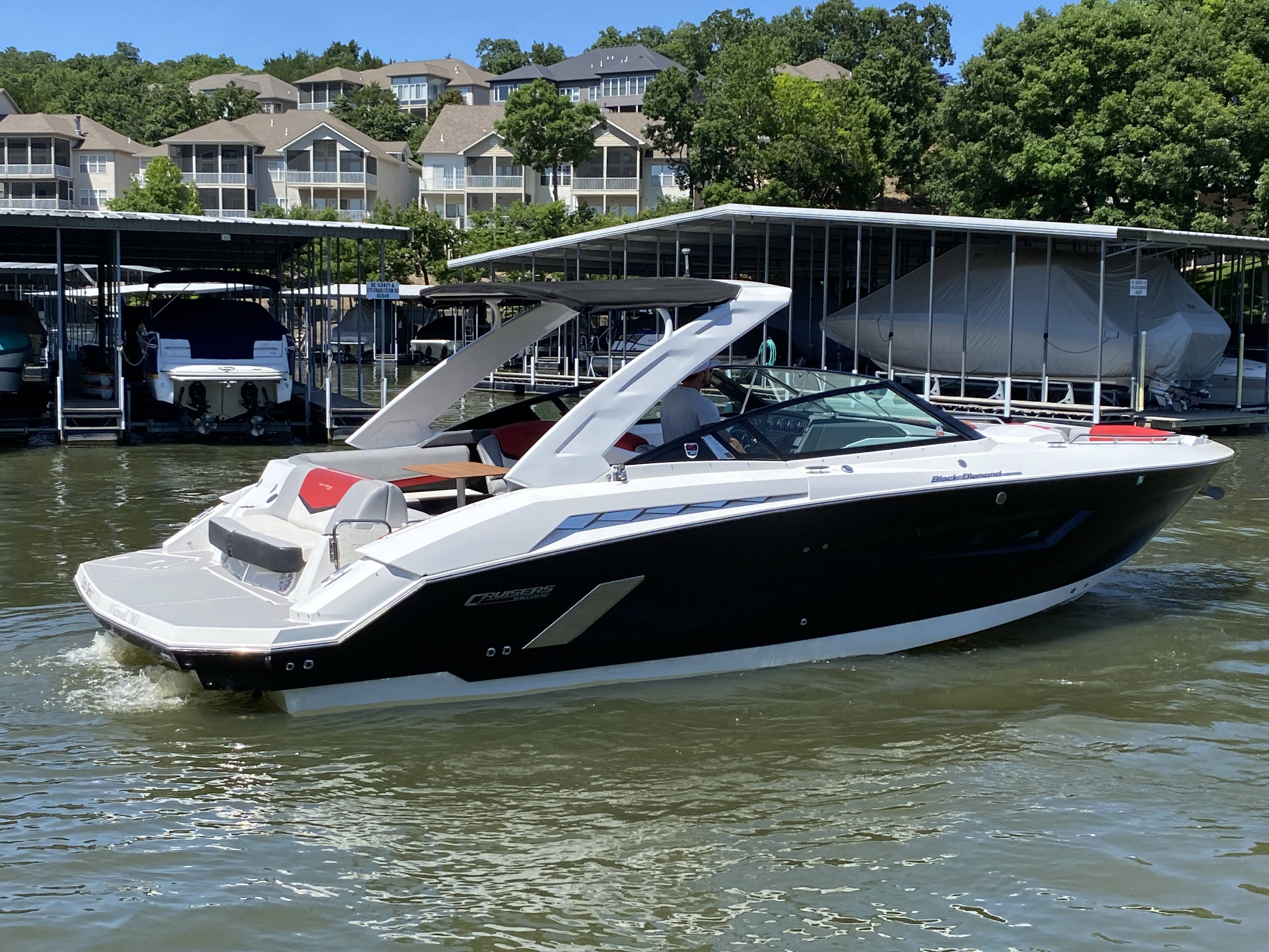 2014 Cruisers Sport Series 328 Black Diamond Edition - Image 6