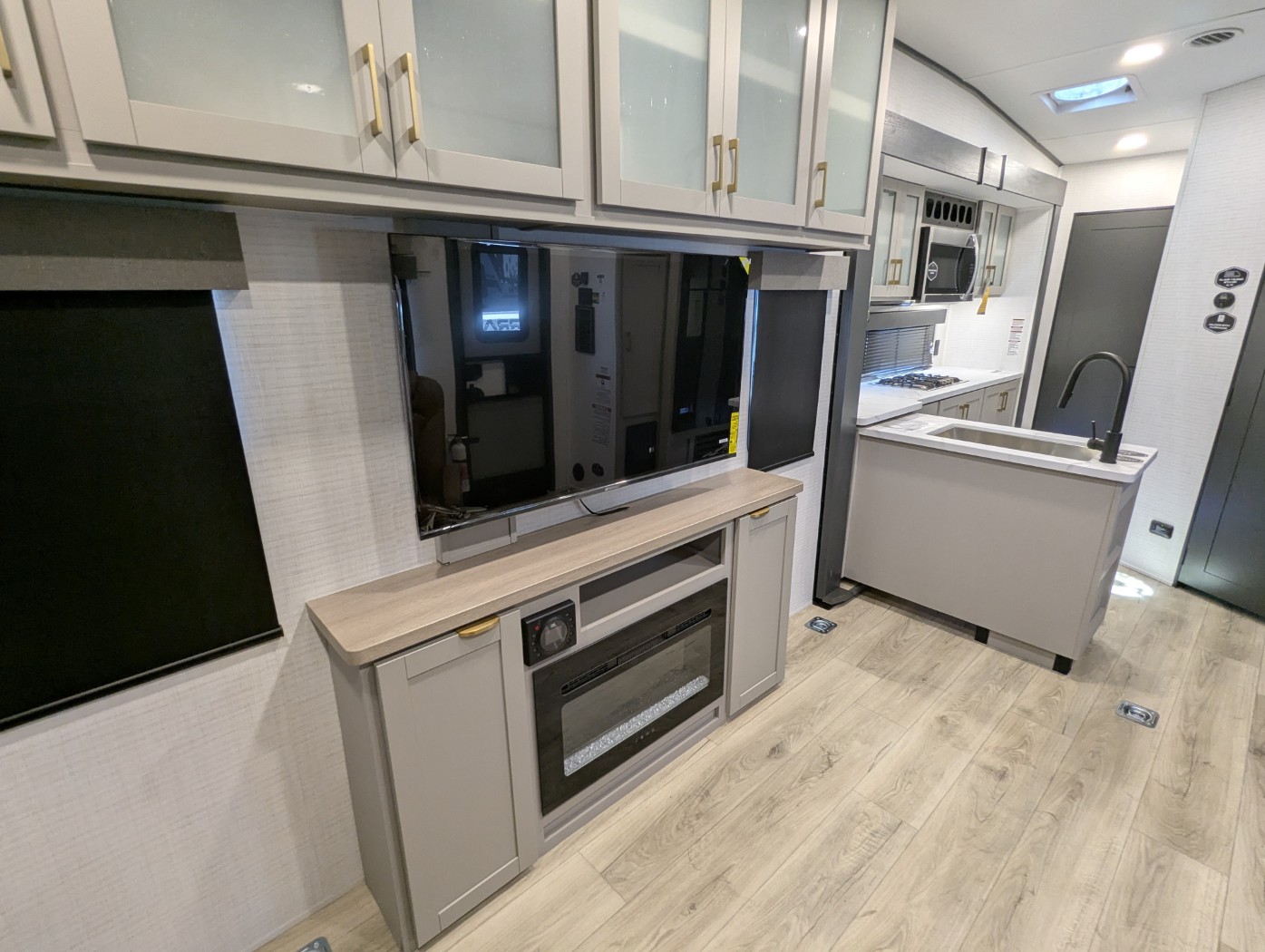 2027 Forest River Stealth 2900 - Image 22