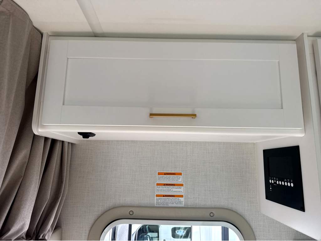 2027 THOR MOTOR COACH MAGNITUDE GA21 - Image 9