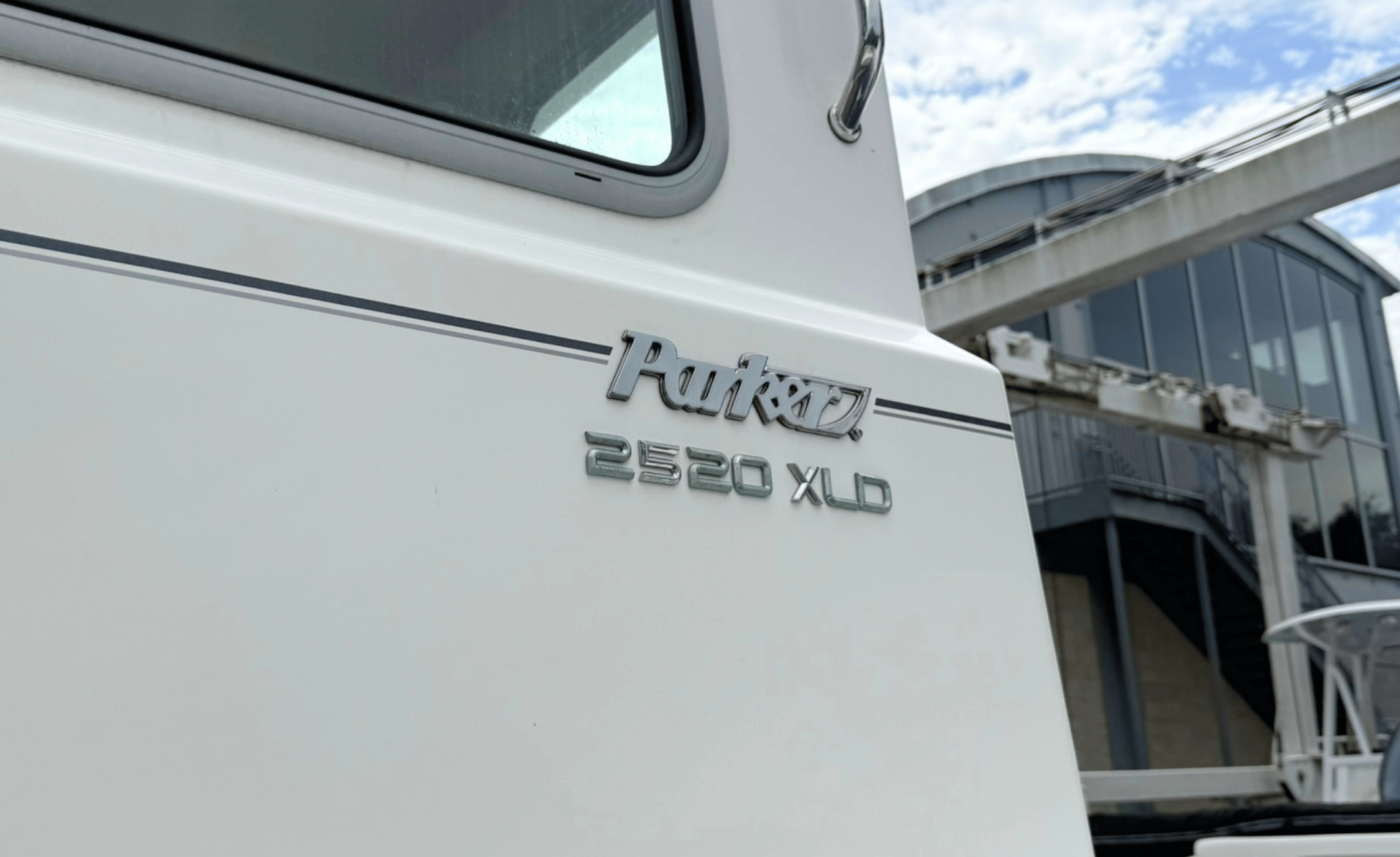 2023 PARKER 2520 XLD - Image 9