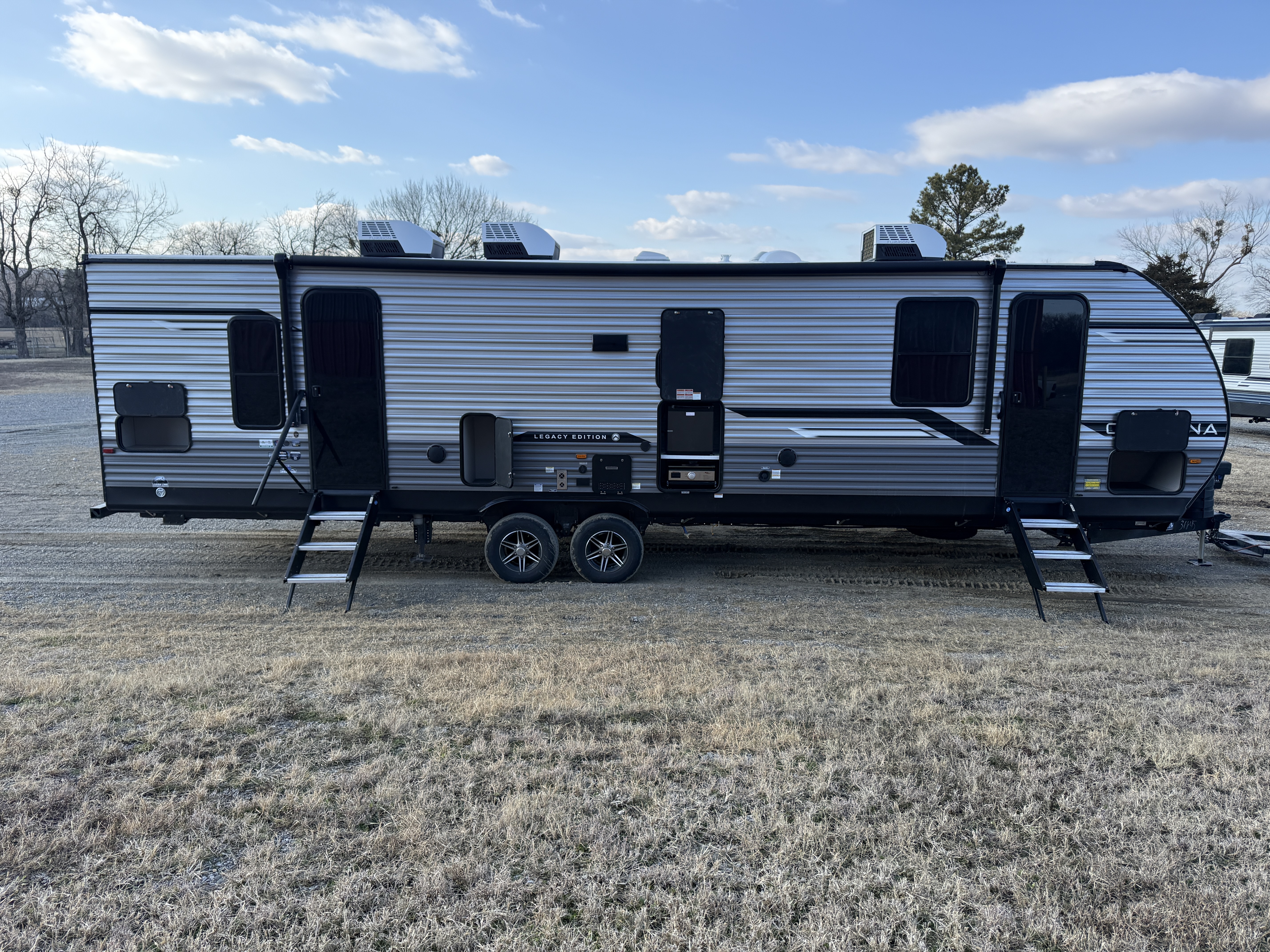 2026 Coachmen Catalina Legacy Edition 333DORM - Image 2