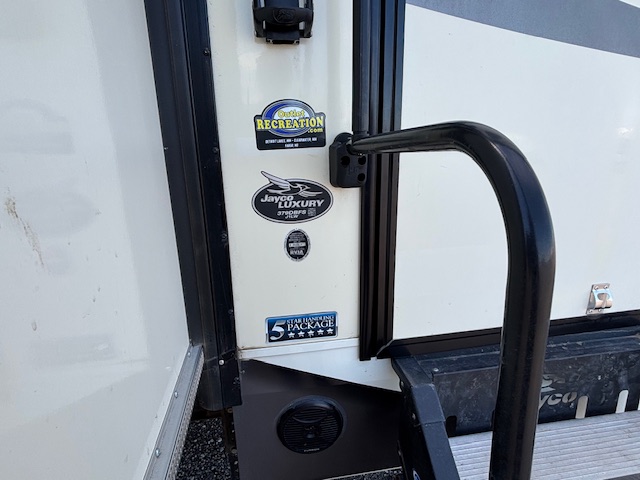 2018 Jayco North Point 379DBFS - Image 16