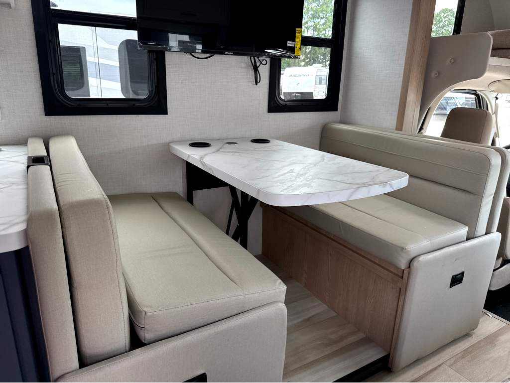 2027 THOR MOTOR COACH MAGNITUDE GA31 - Image 15