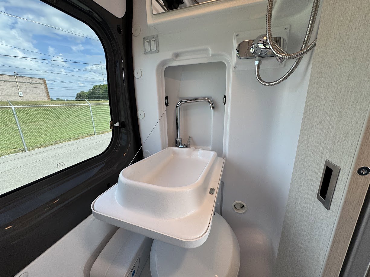 2026 THOR MOTOR COACH RIZE 18M - Image 30