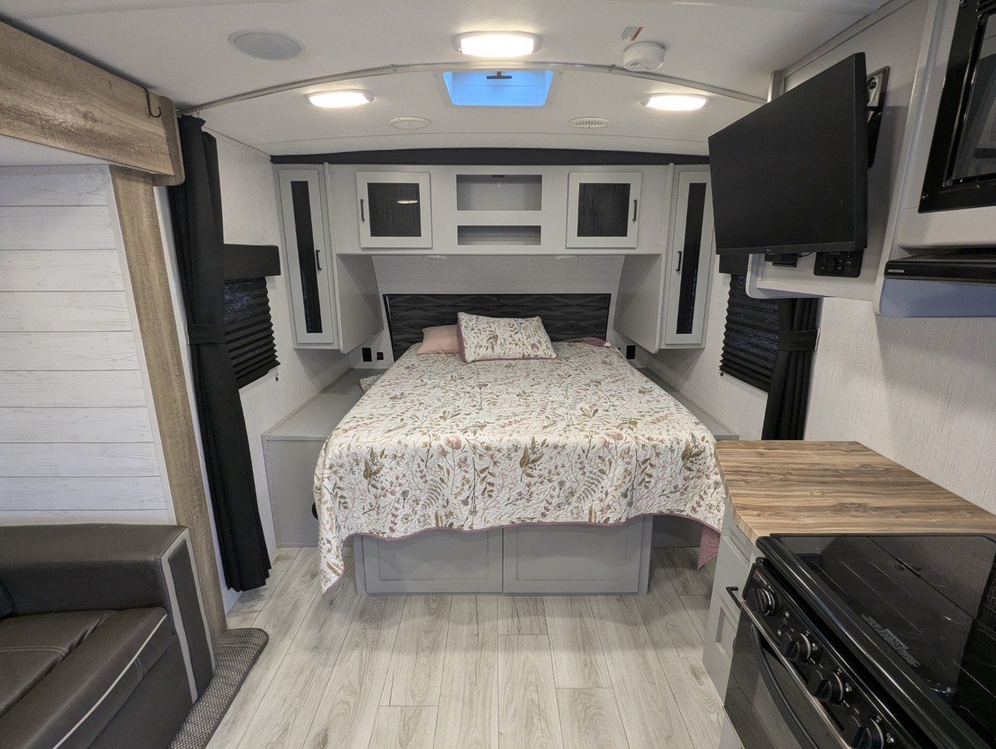 2022 Heartland North Trail Ultra-Lite 21RBSS - Image 9