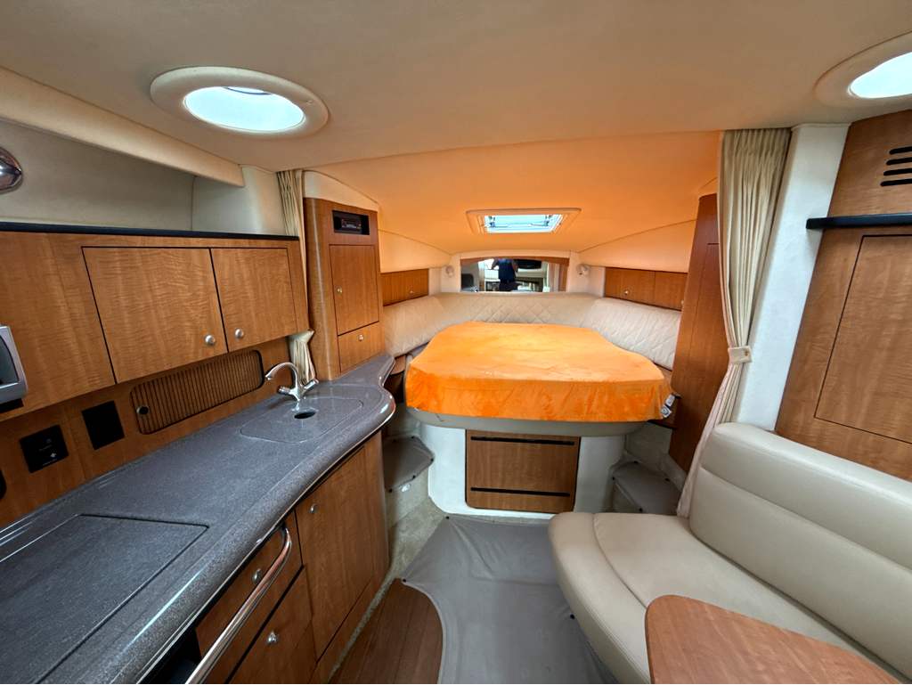 2006 Sea Ray 320 Sundancer - Image 4