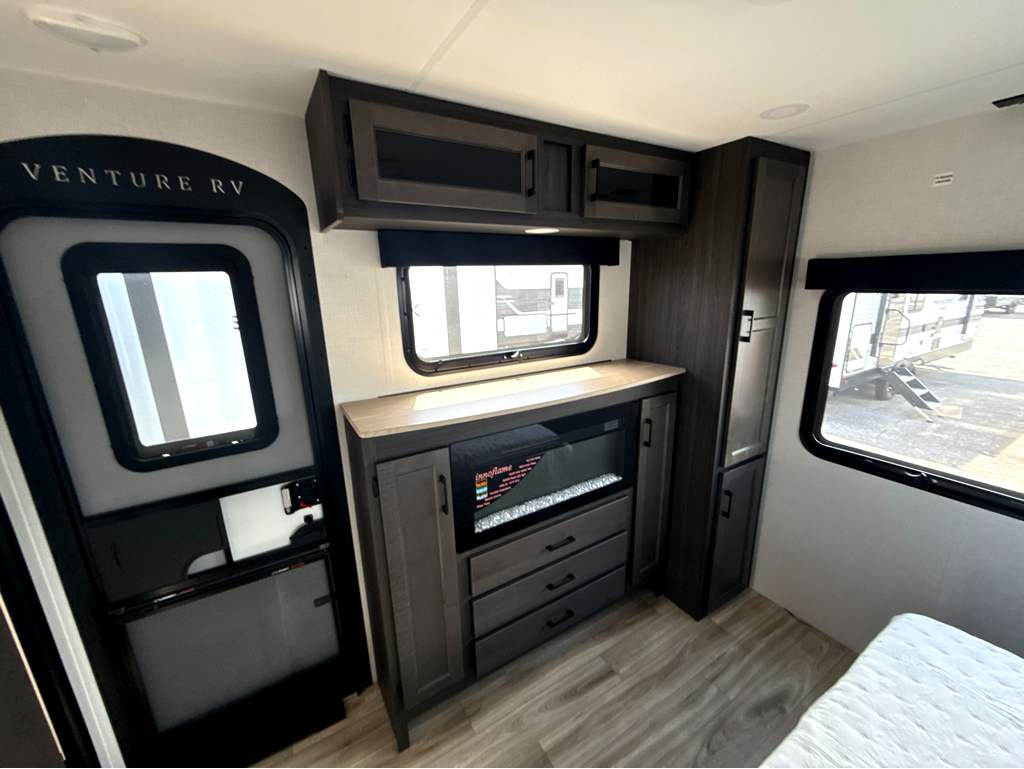 2027 VENTURE RV SPORTTREK 333VFK - Image 20