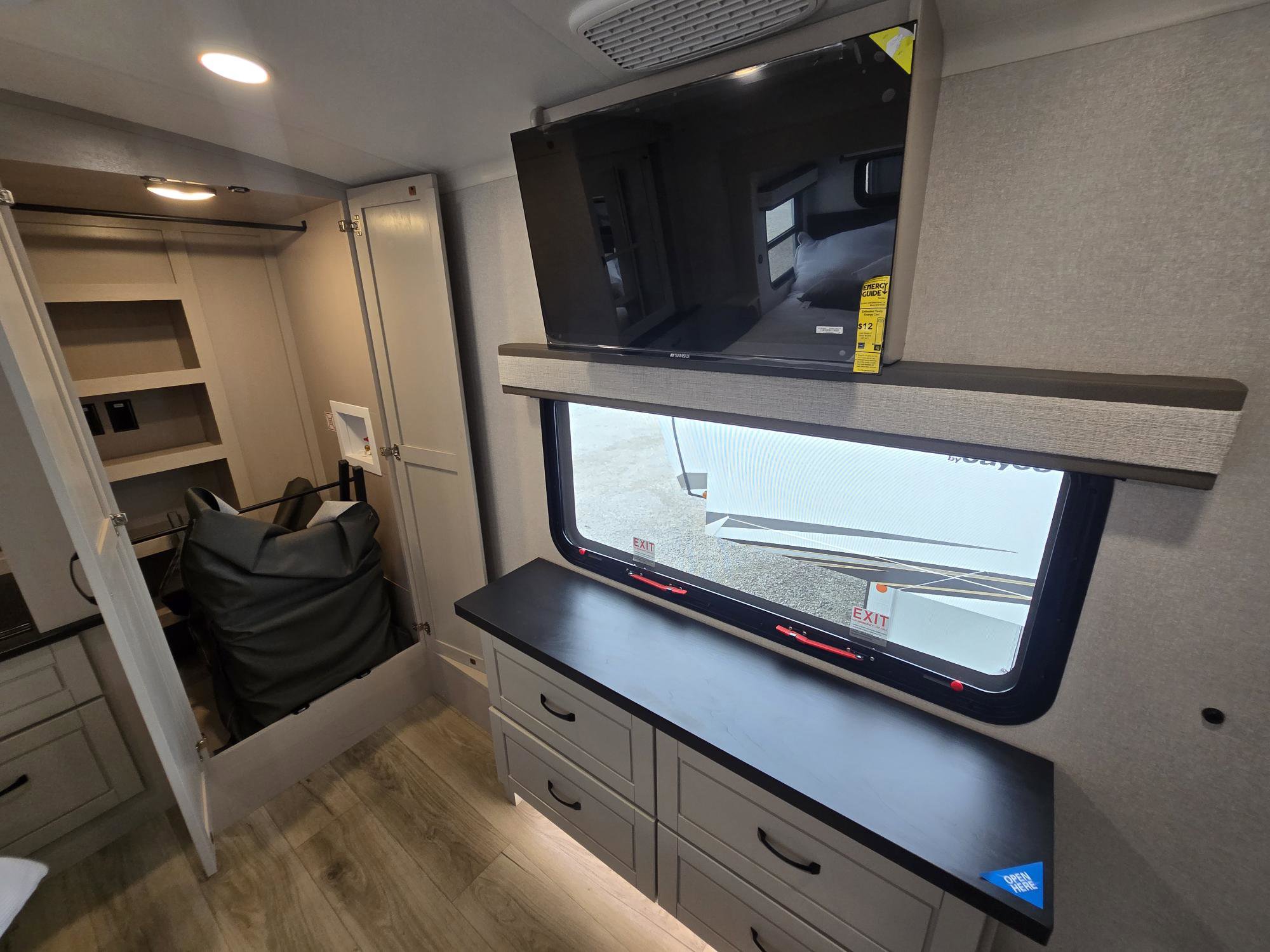 2026 JAYCO NORTH POINT 310RLTS - Image 28