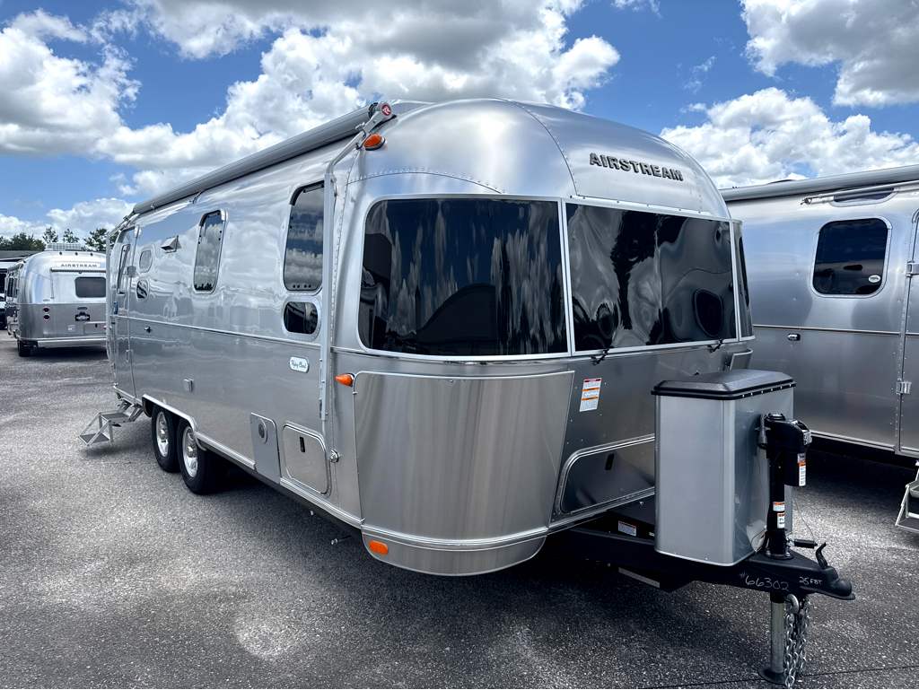 2027 AIRSTREAM FLYING CLOUD 25FBT - Image 1
