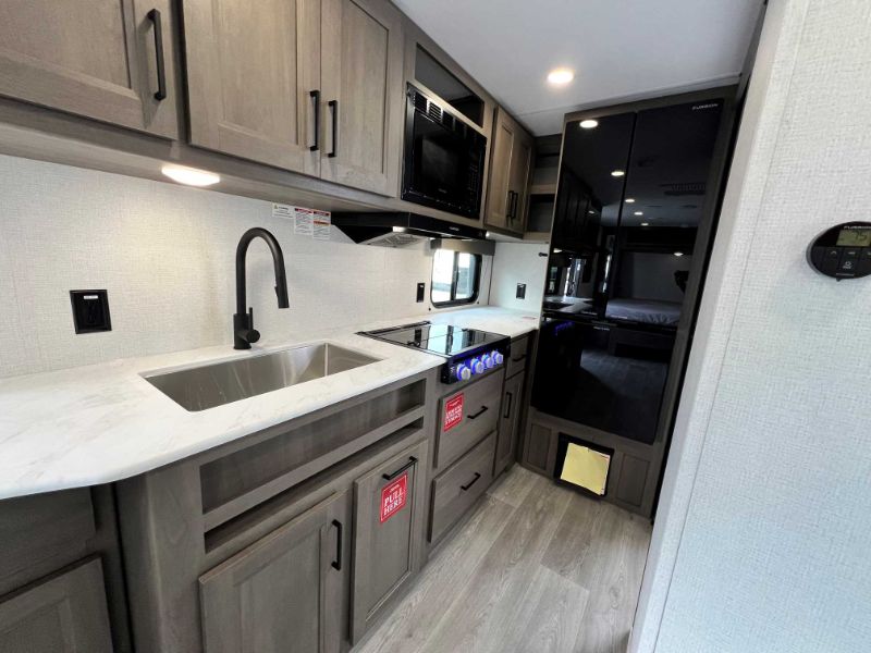 2026 Grand Design Transcend XPLOR 20MKX - Image 12
