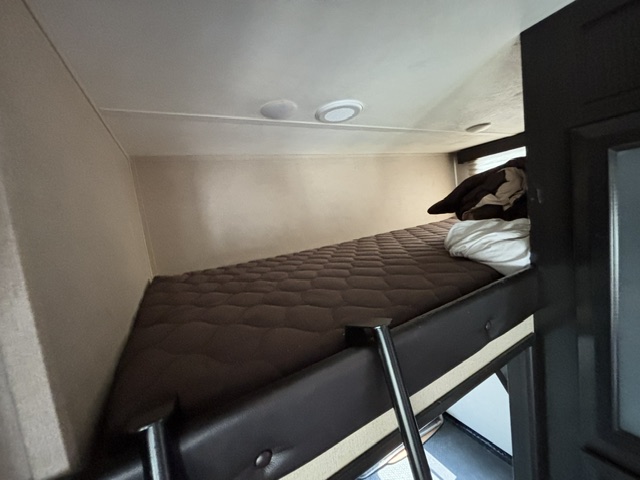 2018 Dutchmen Voltage Triton 3551 - Image 24